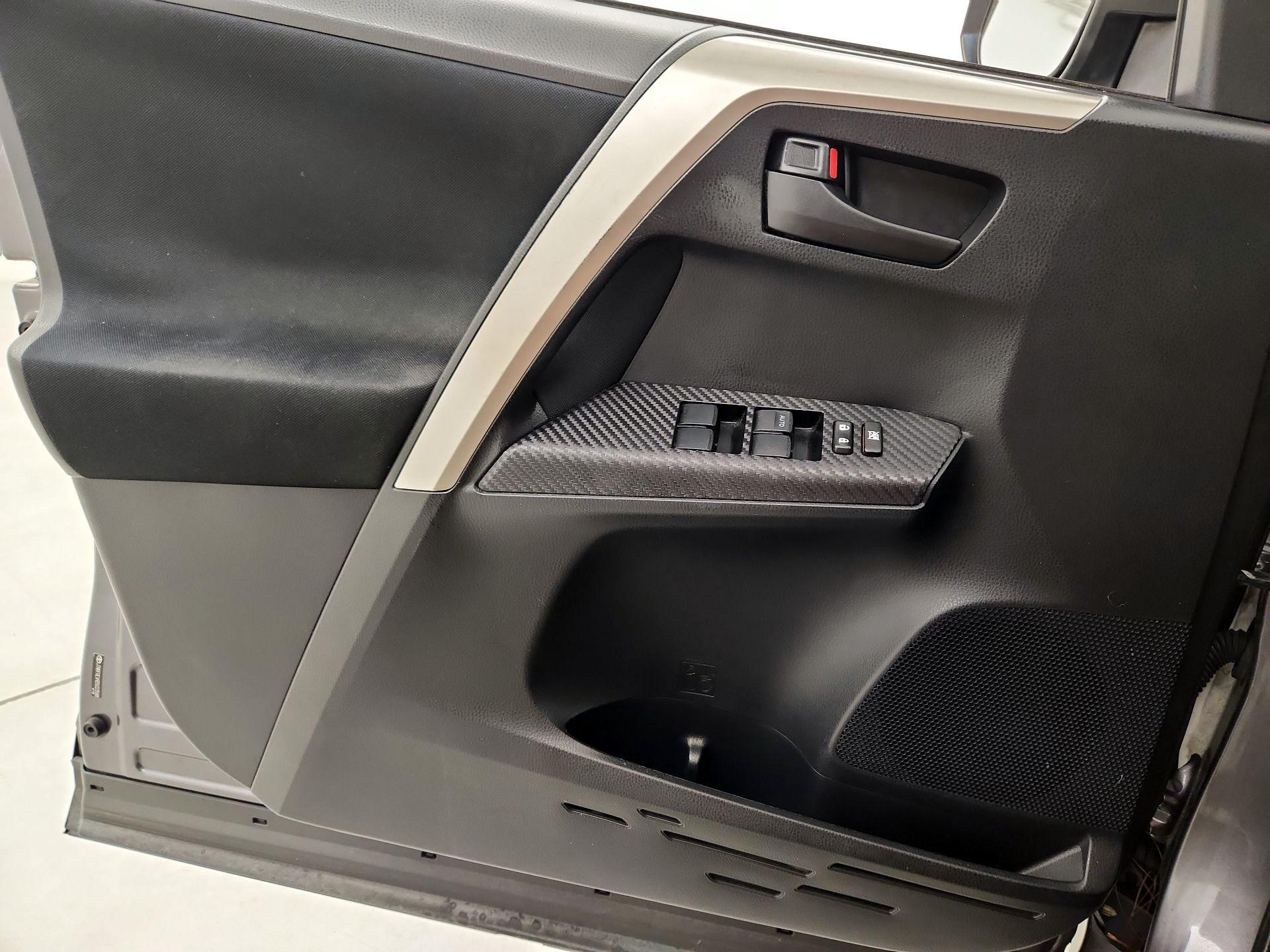 Thumbnail: 2013 Toyota RAV4 - 12