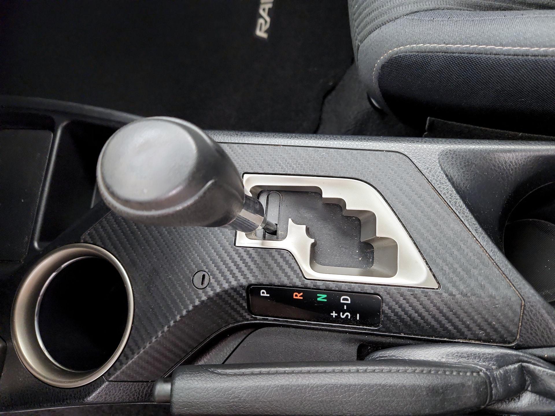 Thumbnail: 2013 Toyota RAV4 - 17
