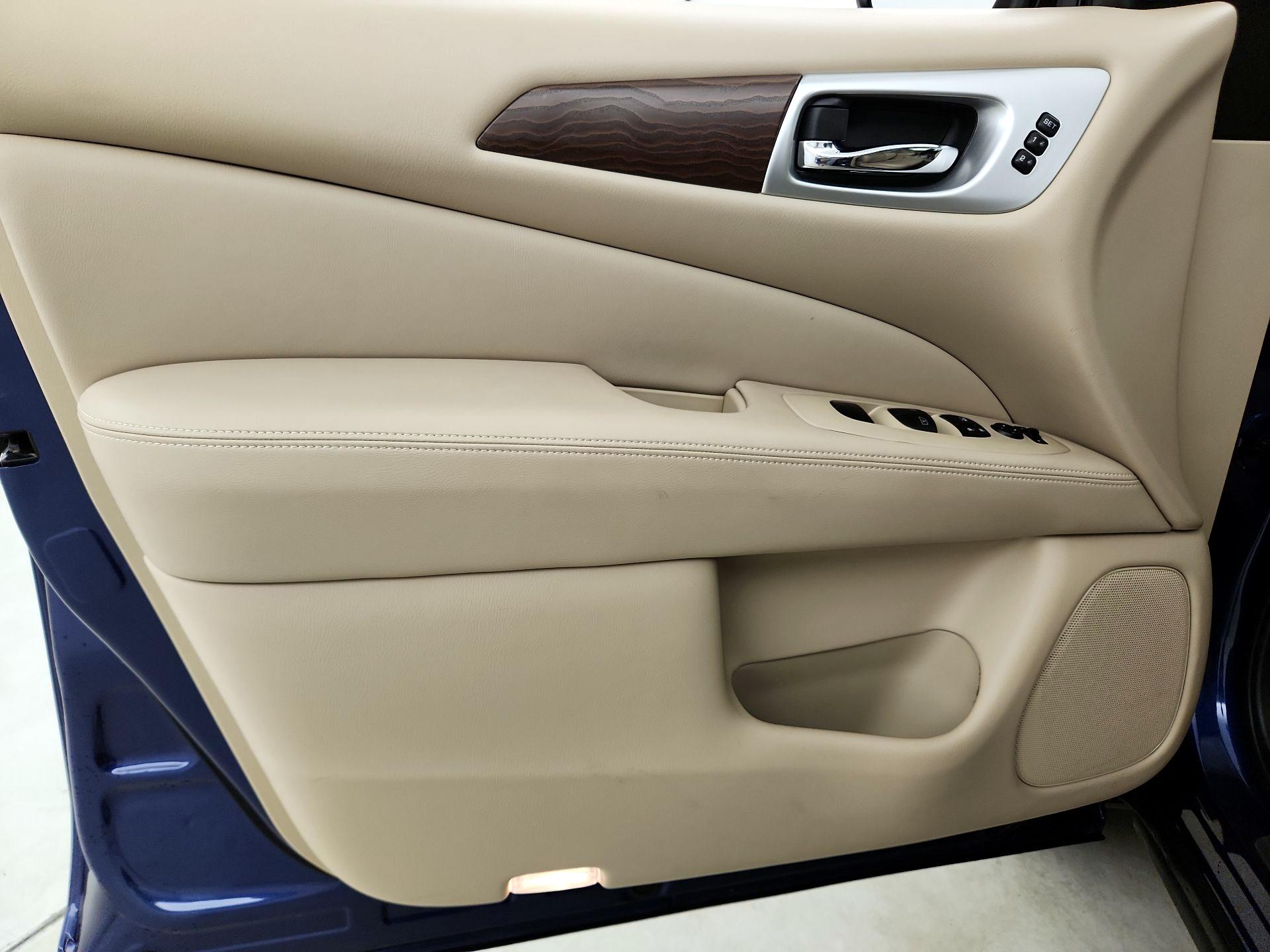 Thumbnail: 2019 Nissan Pathfinder - 12