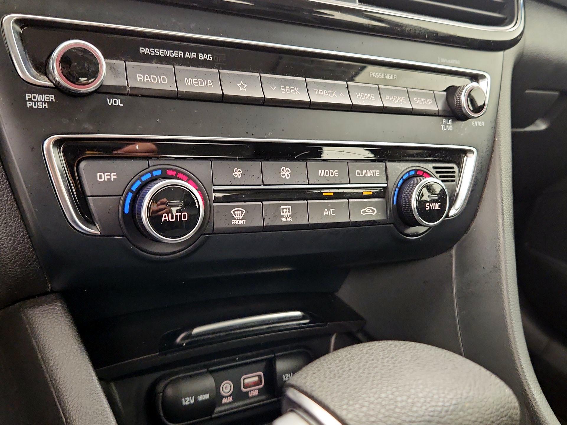 Thumbnail: 2019 Kia Optima - 16