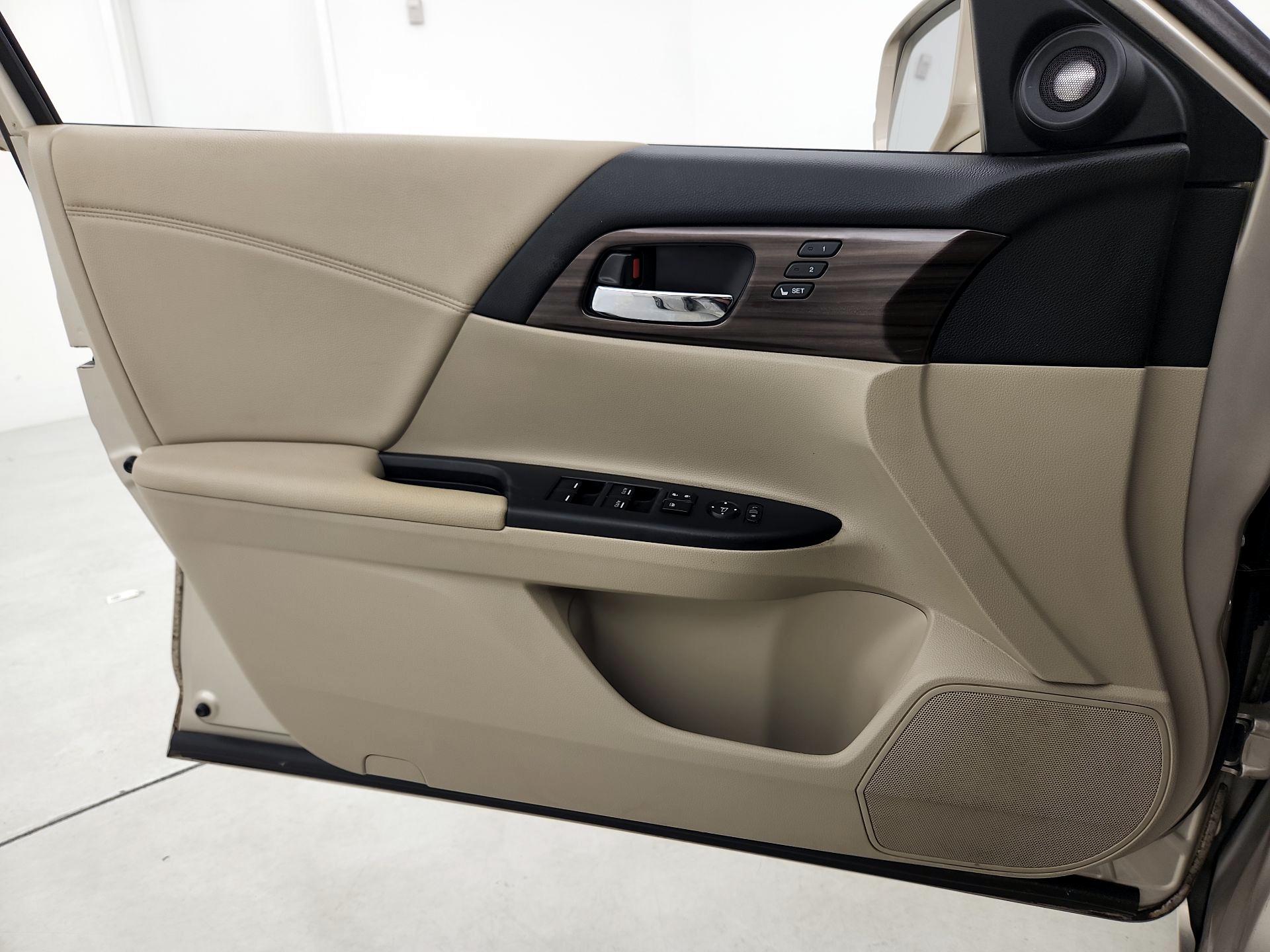 Thumbnail: 2016 Honda Accord - 12