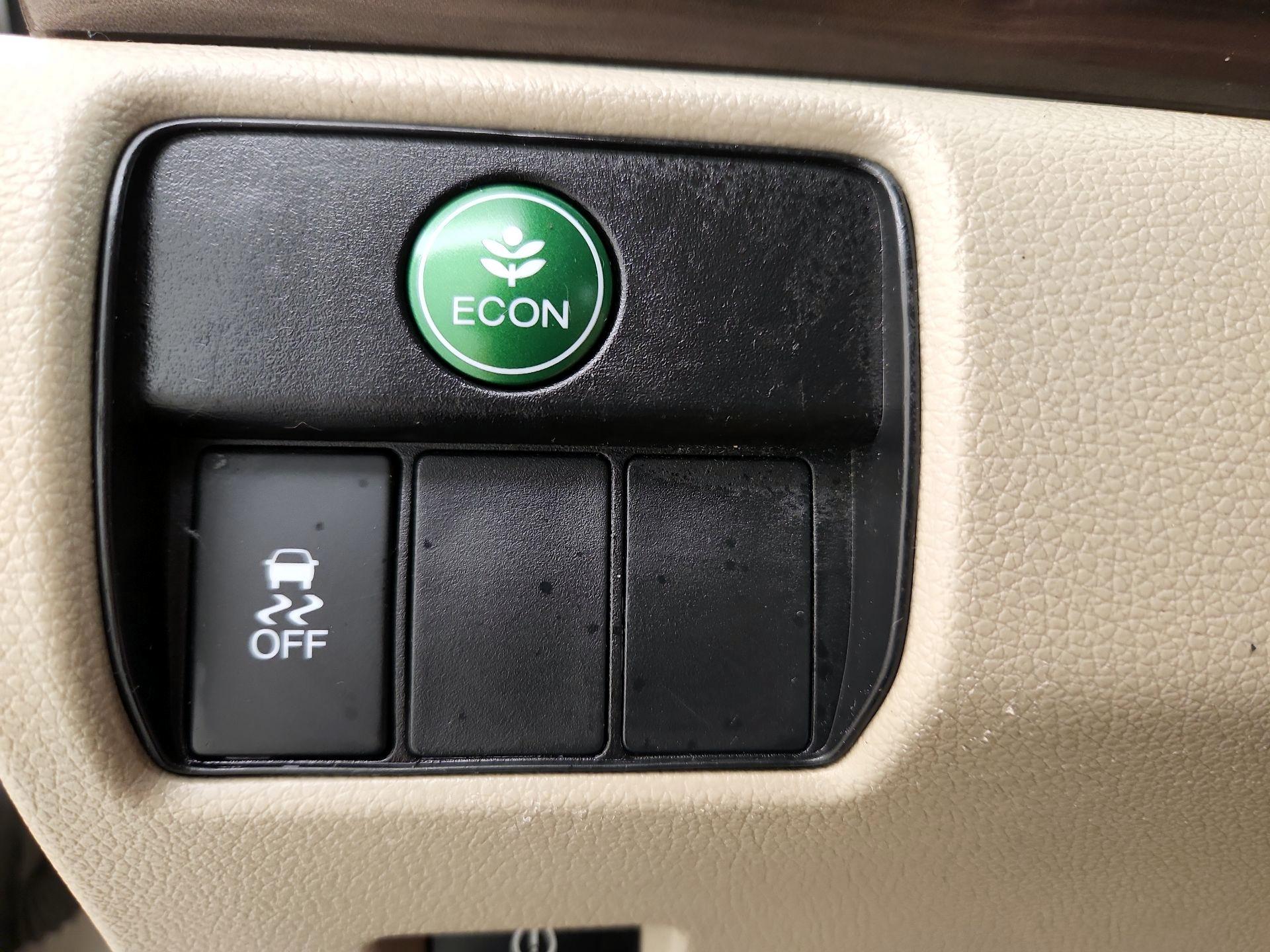 Thumbnail: 2016 Honda Accord - 13