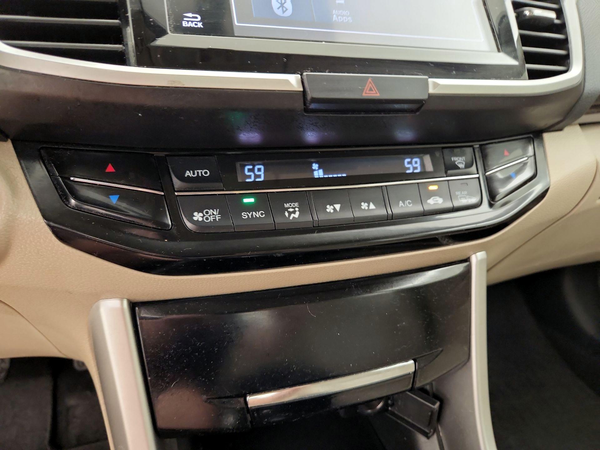 Thumbnail: 2016 Honda Accord - 16