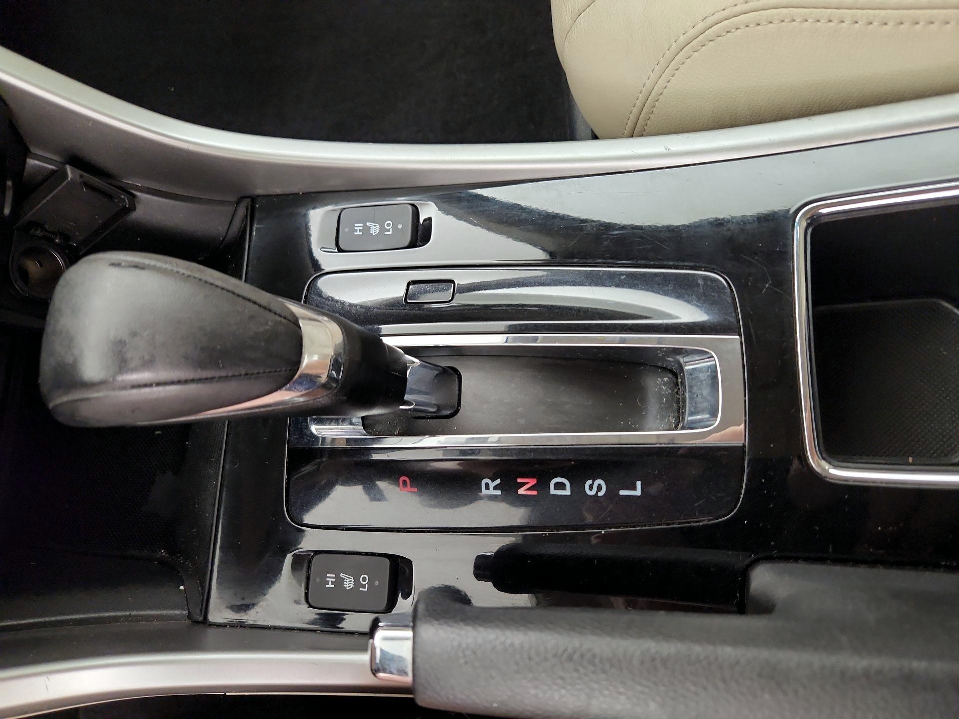 Thumbnail: 2016 Honda Accord - 17
