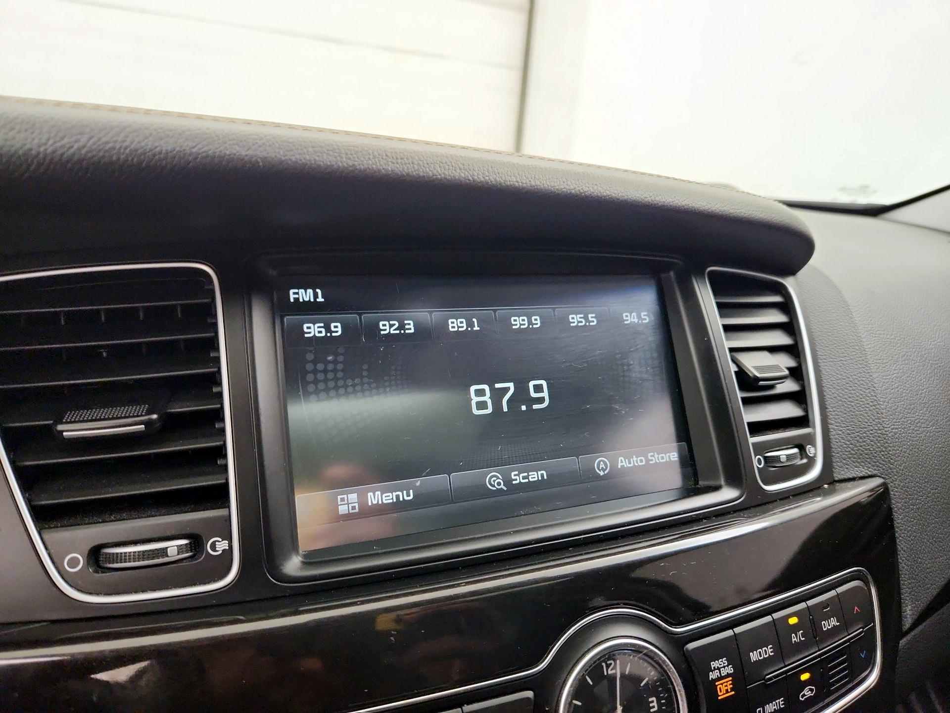 Thumbnail: 2016 Kia Cadenza - 15