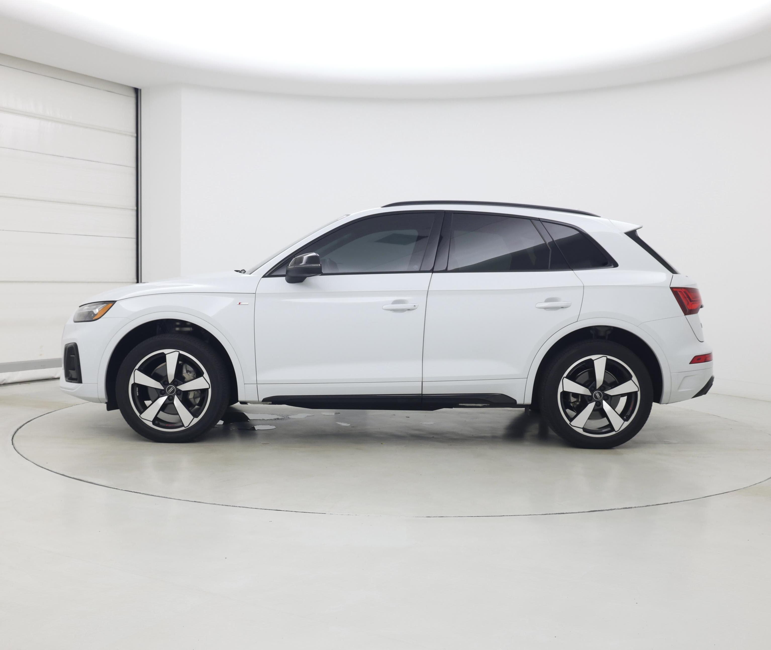 Thumbnail: 2022 Audi Q5 - 3