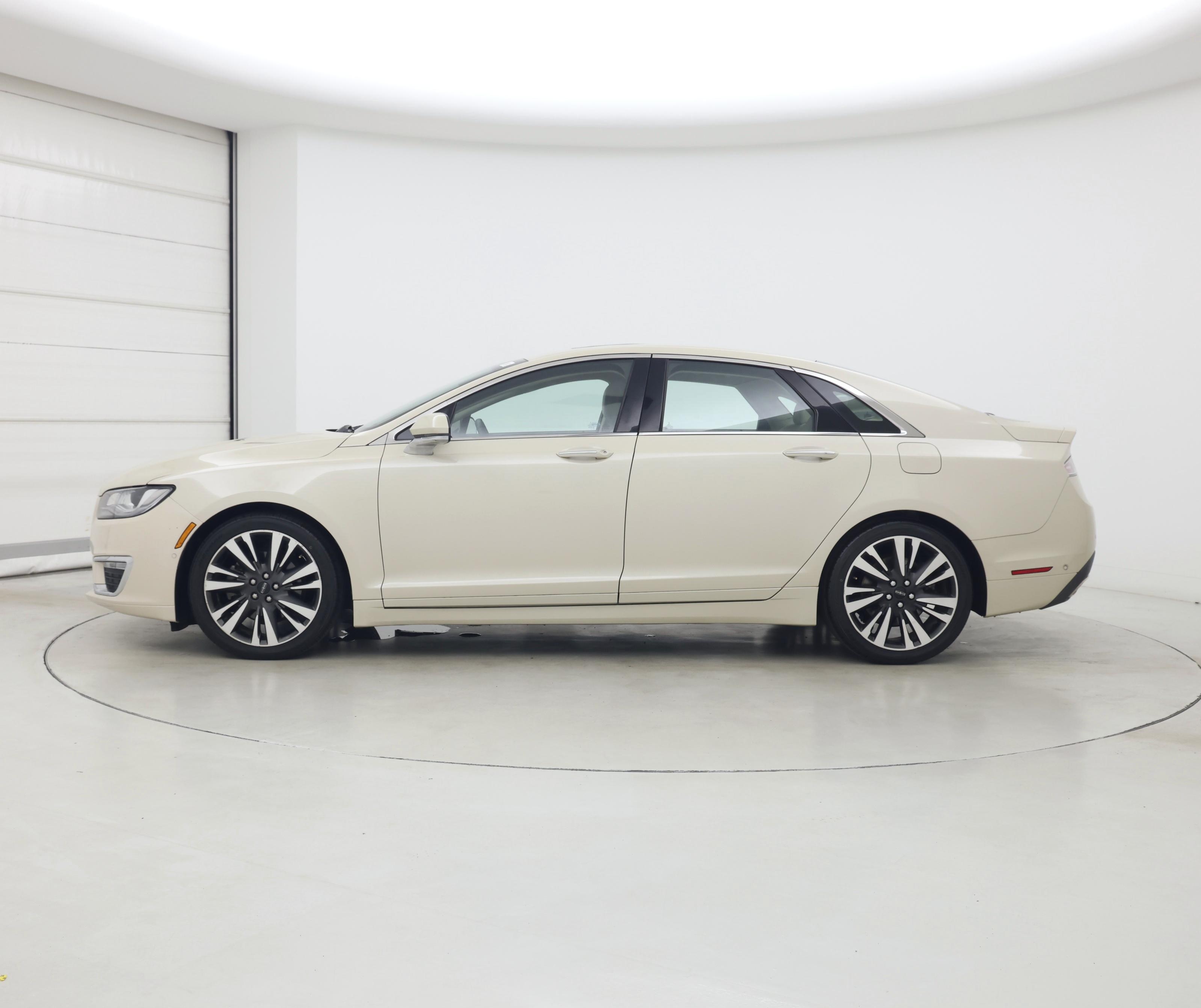 Thumbnail: 2018 Lincoln MKZ - 3