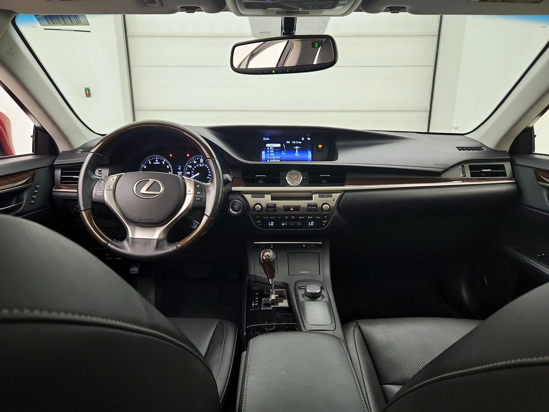 Thumbnail: 2015 Lexus ES - 9