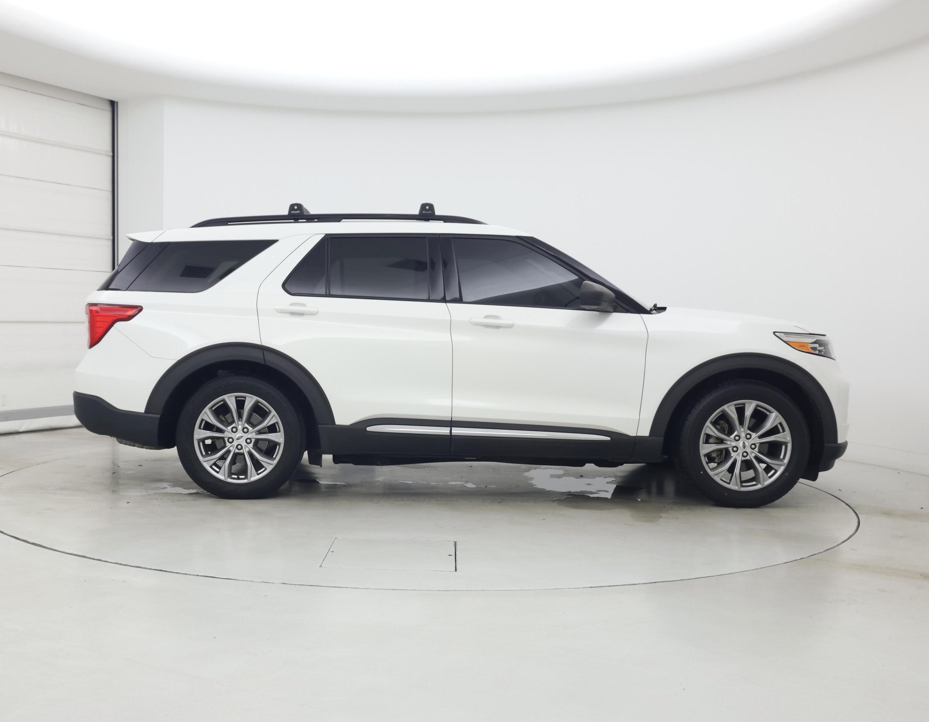 Thumbnail: 2021 Ford Explorer - 7
