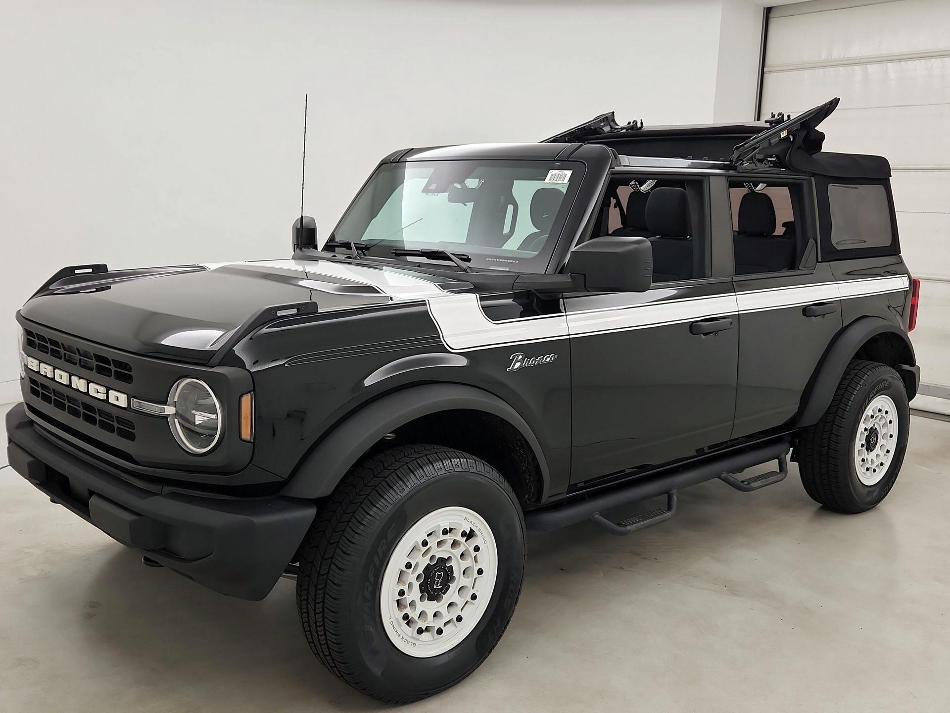 Thumbnail: 2023 Ford Bronco - 19