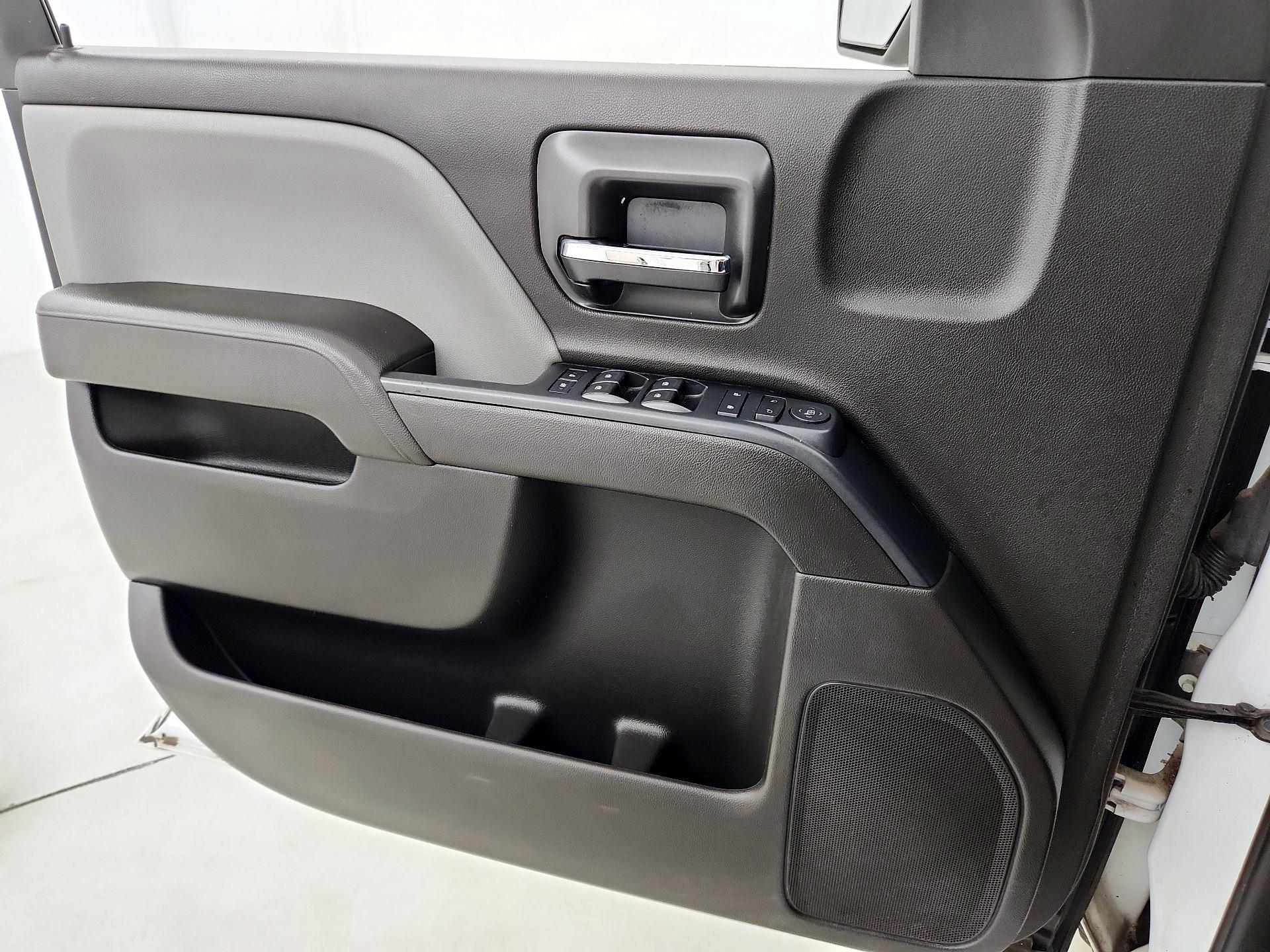 Thumbnail: 2017 Chevrolet Silverado 1500 - 12