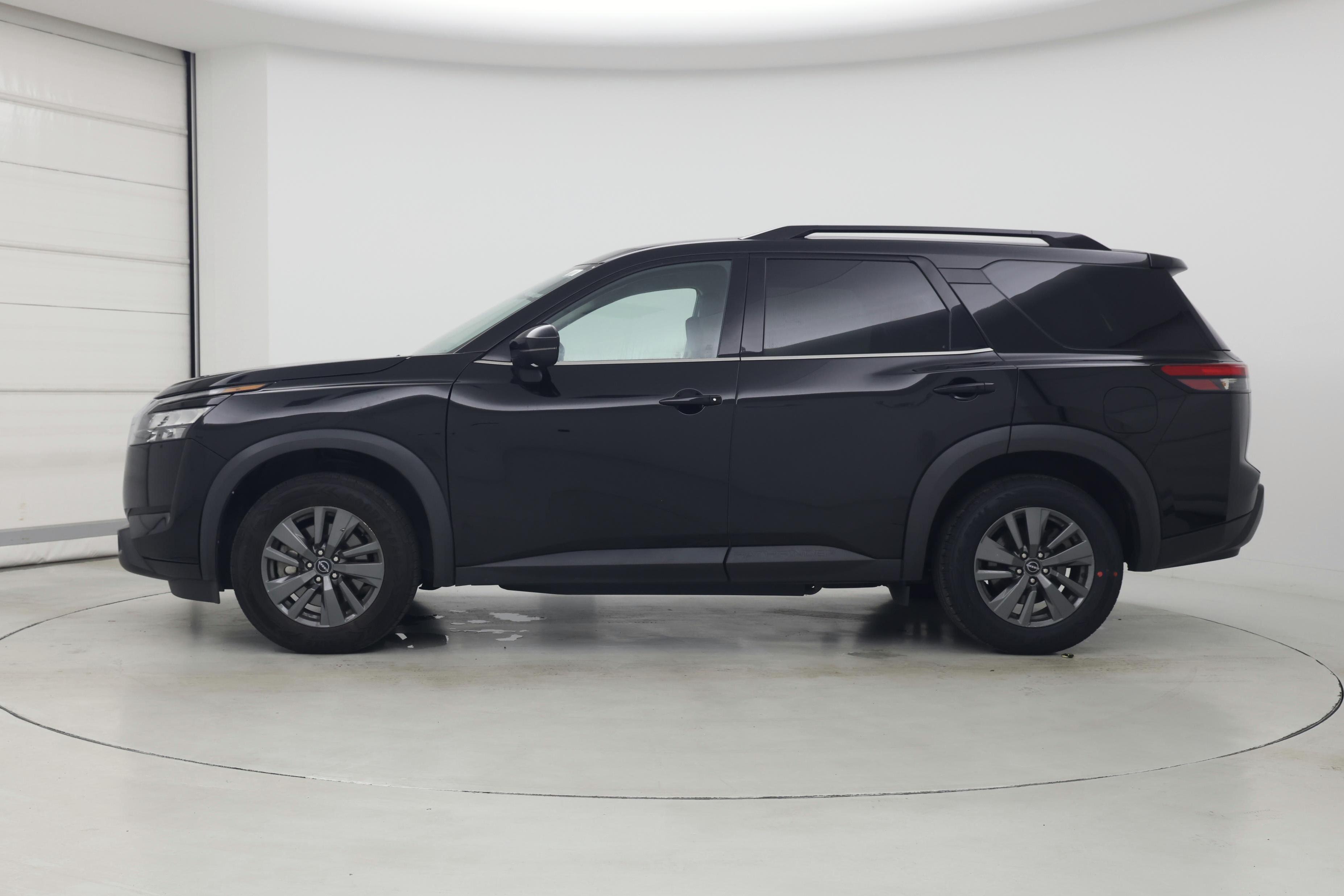 Thumbnail: 2023 Nissan Pathfinder - 3