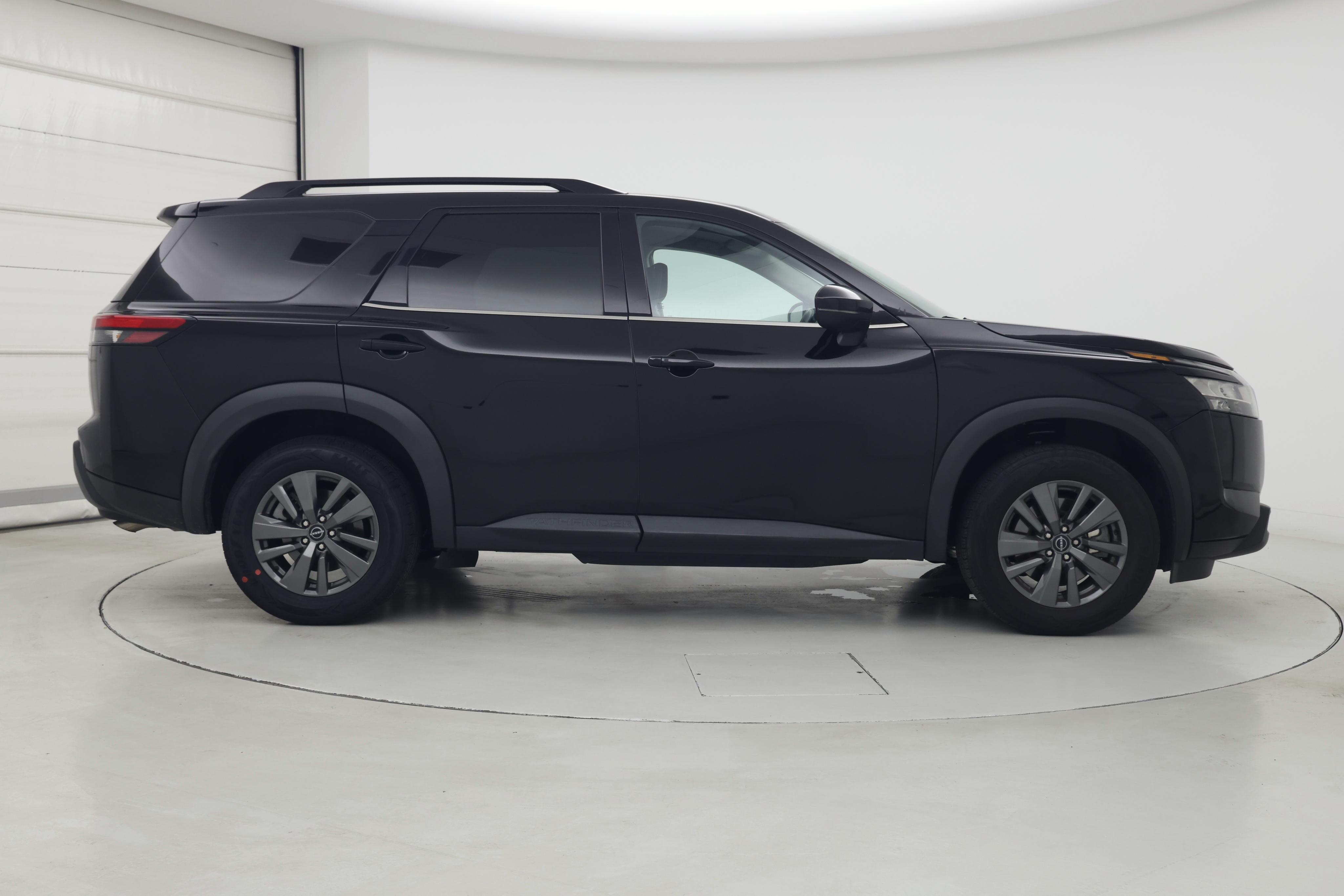 Thumbnail: 2023 Nissan Pathfinder - 7