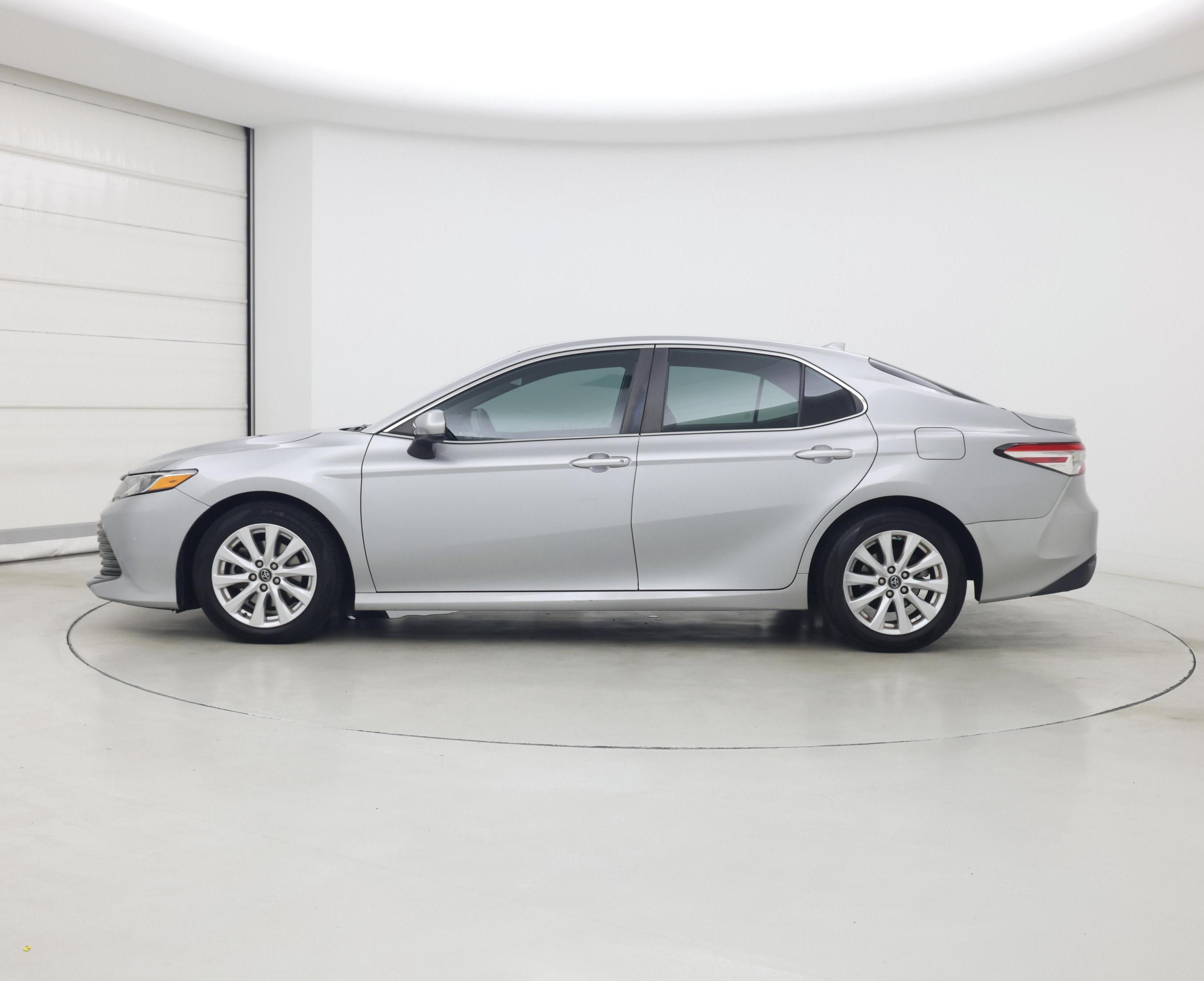 Thumbnail: 2019 Toyota Camry - 3