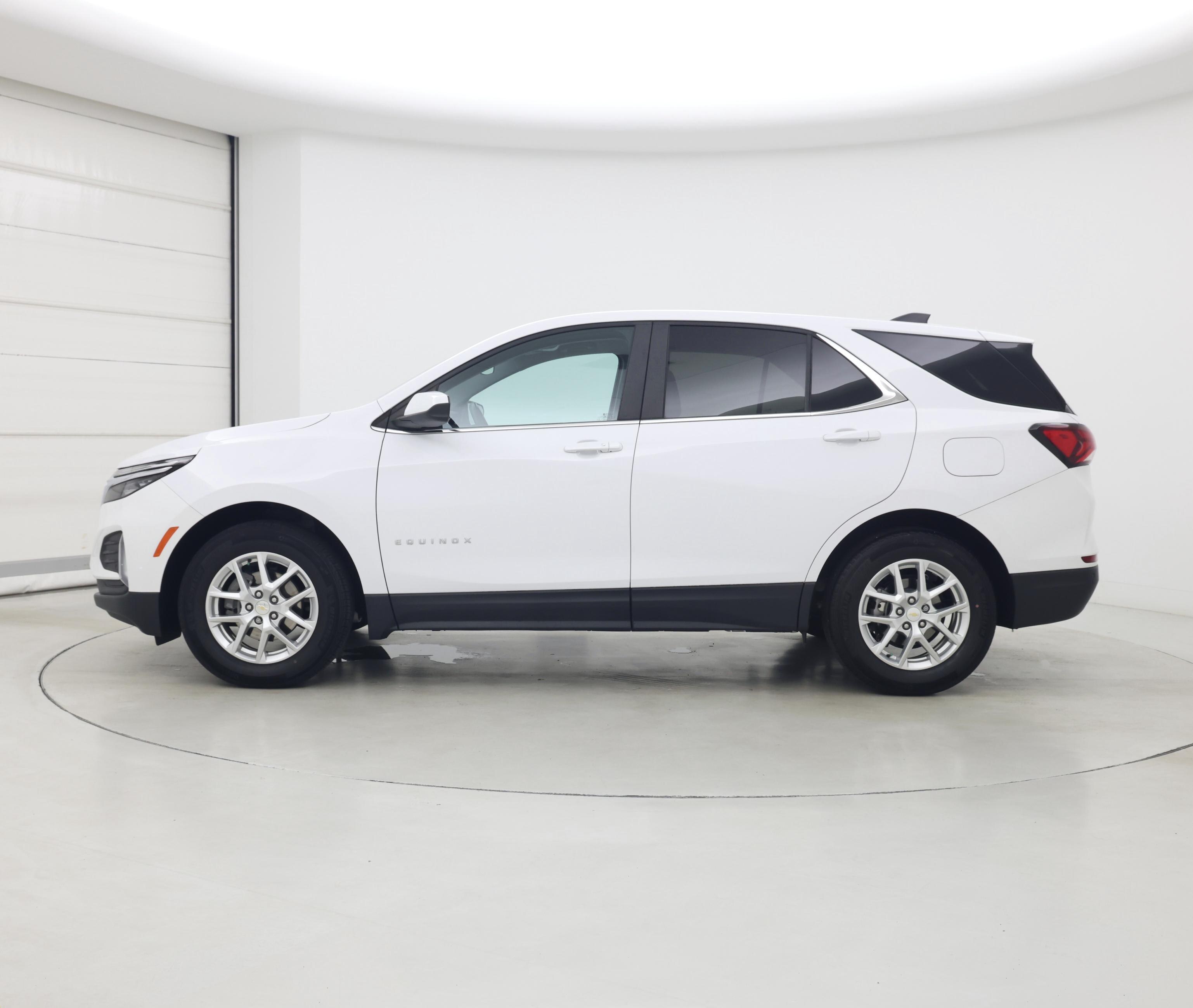 Thumbnail: 2022 Chevrolet Equinox - 3
