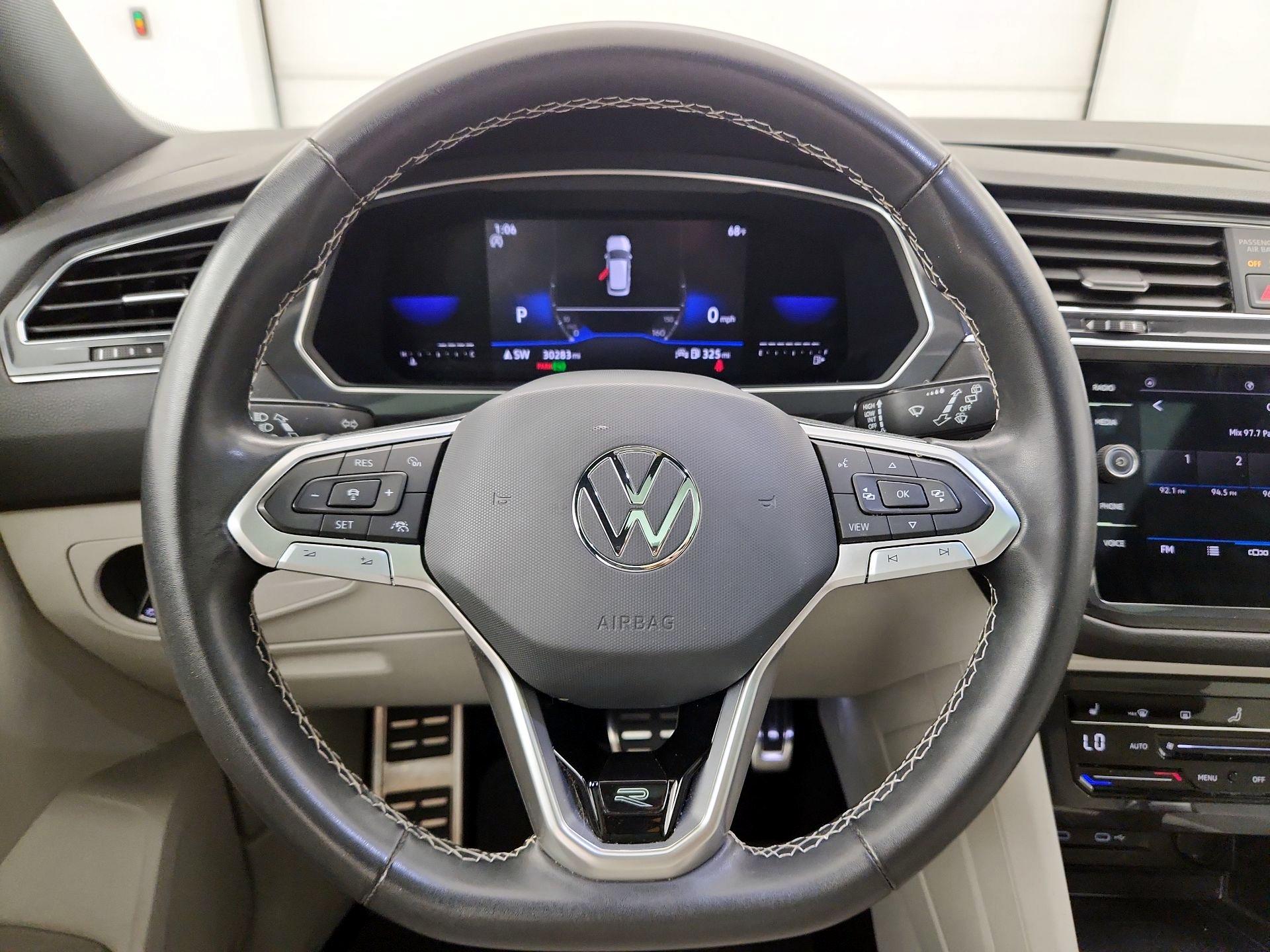 Thumbnail: 2023 Volkswagen Tiguan - 10