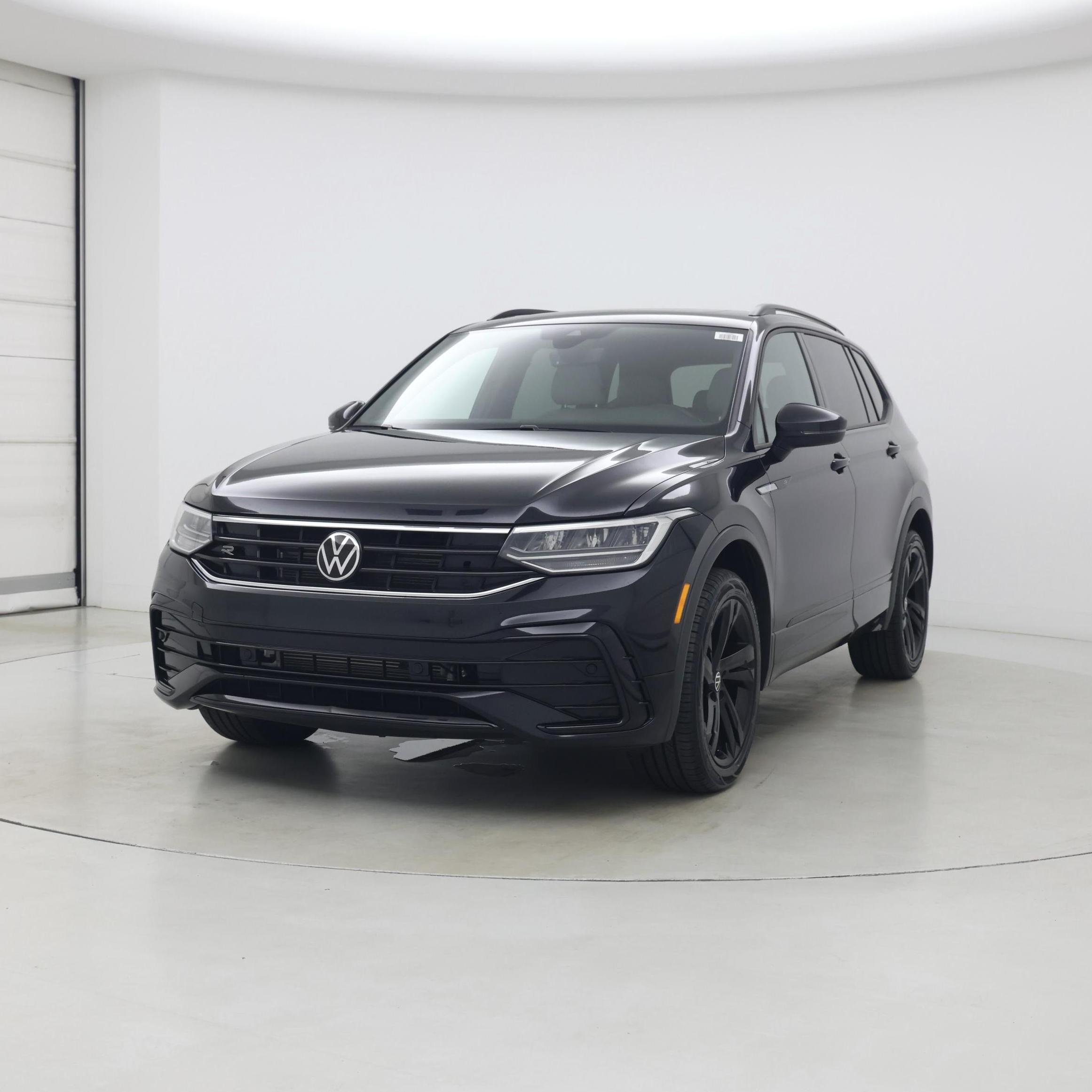 Thumbnail: 2023 Volkswagen Tiguan - 4