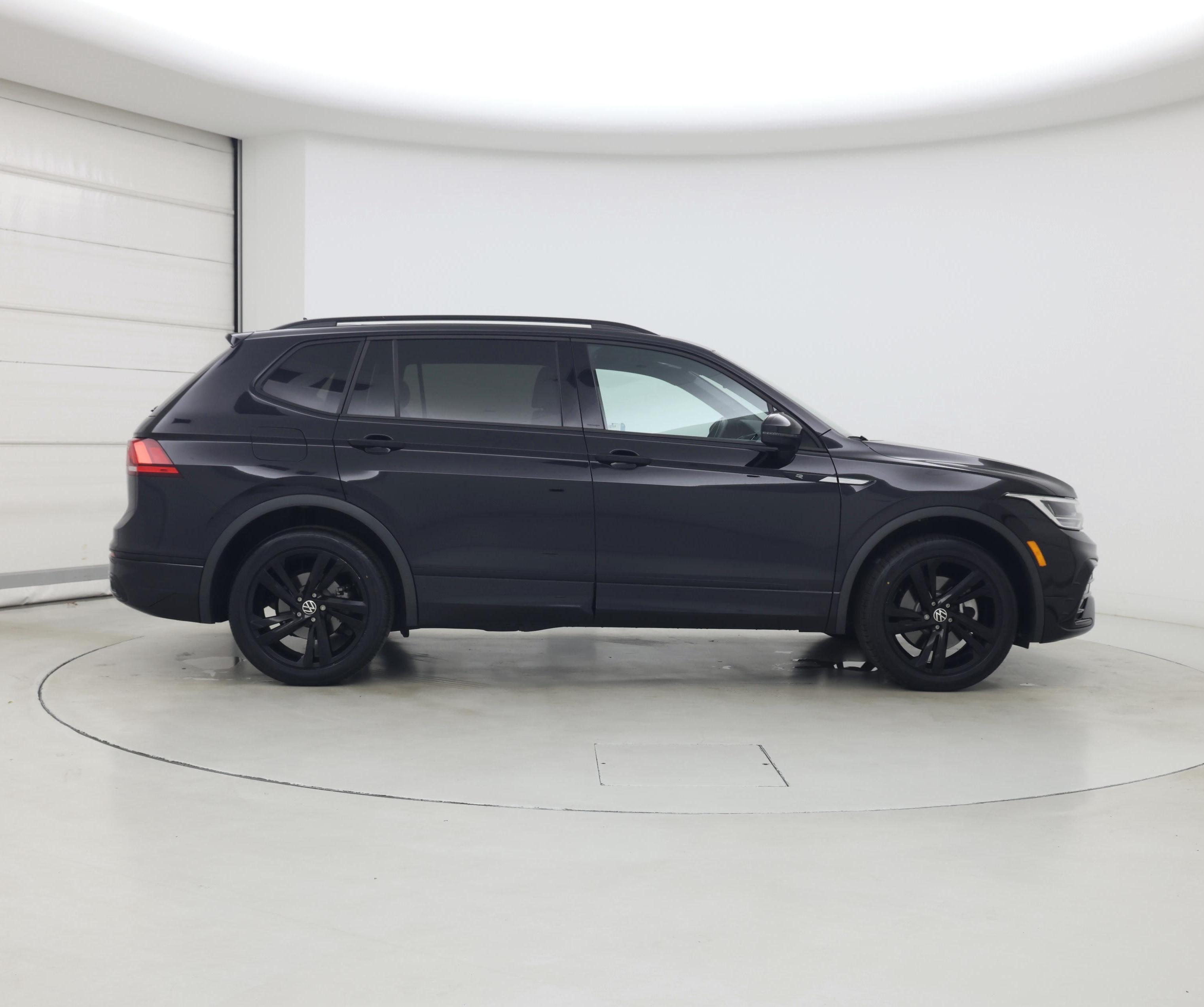 Thumbnail: 2023 Volkswagen Tiguan - 7