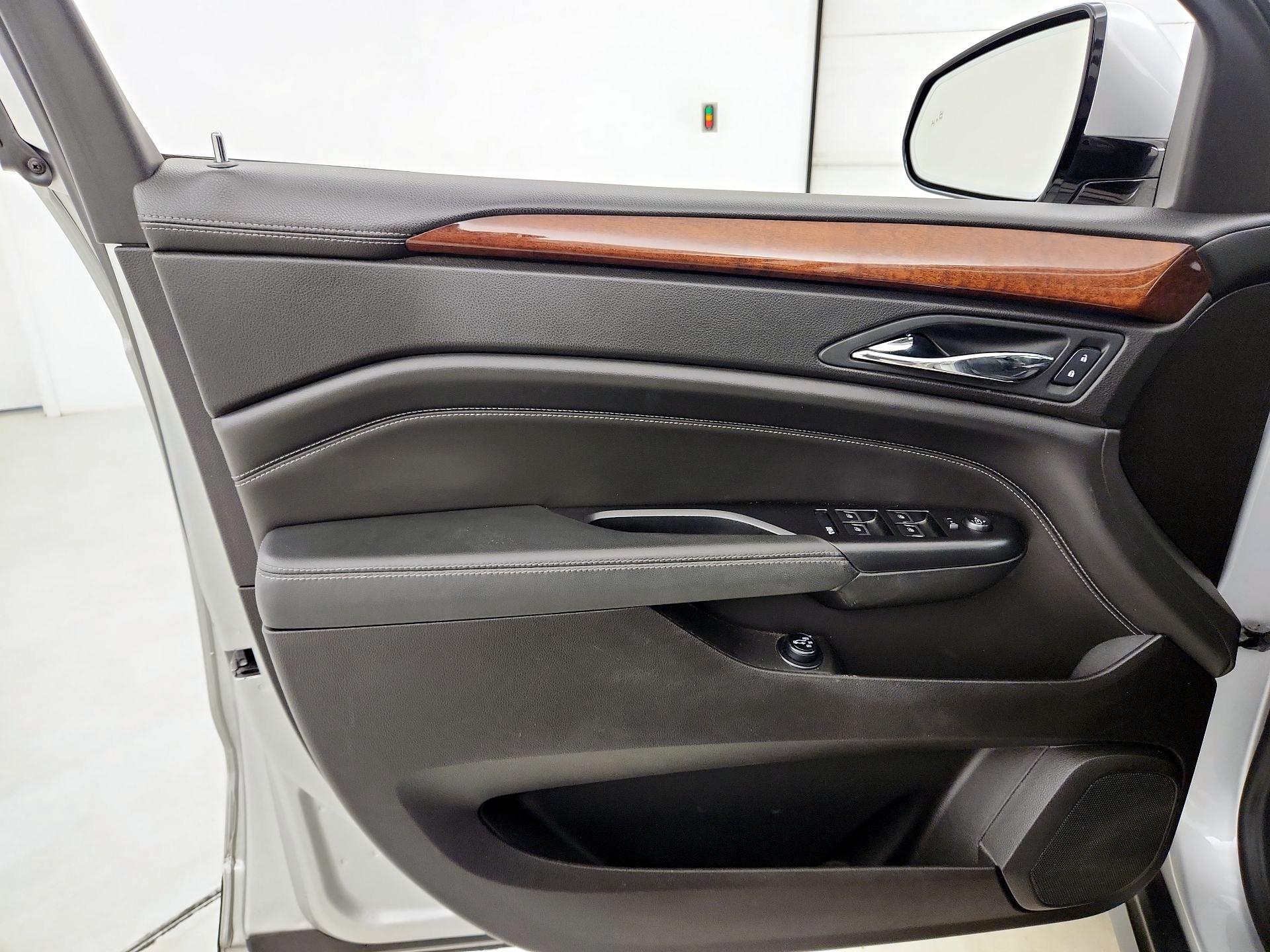 Thumbnail: 2016 Cadillac SRX - 12