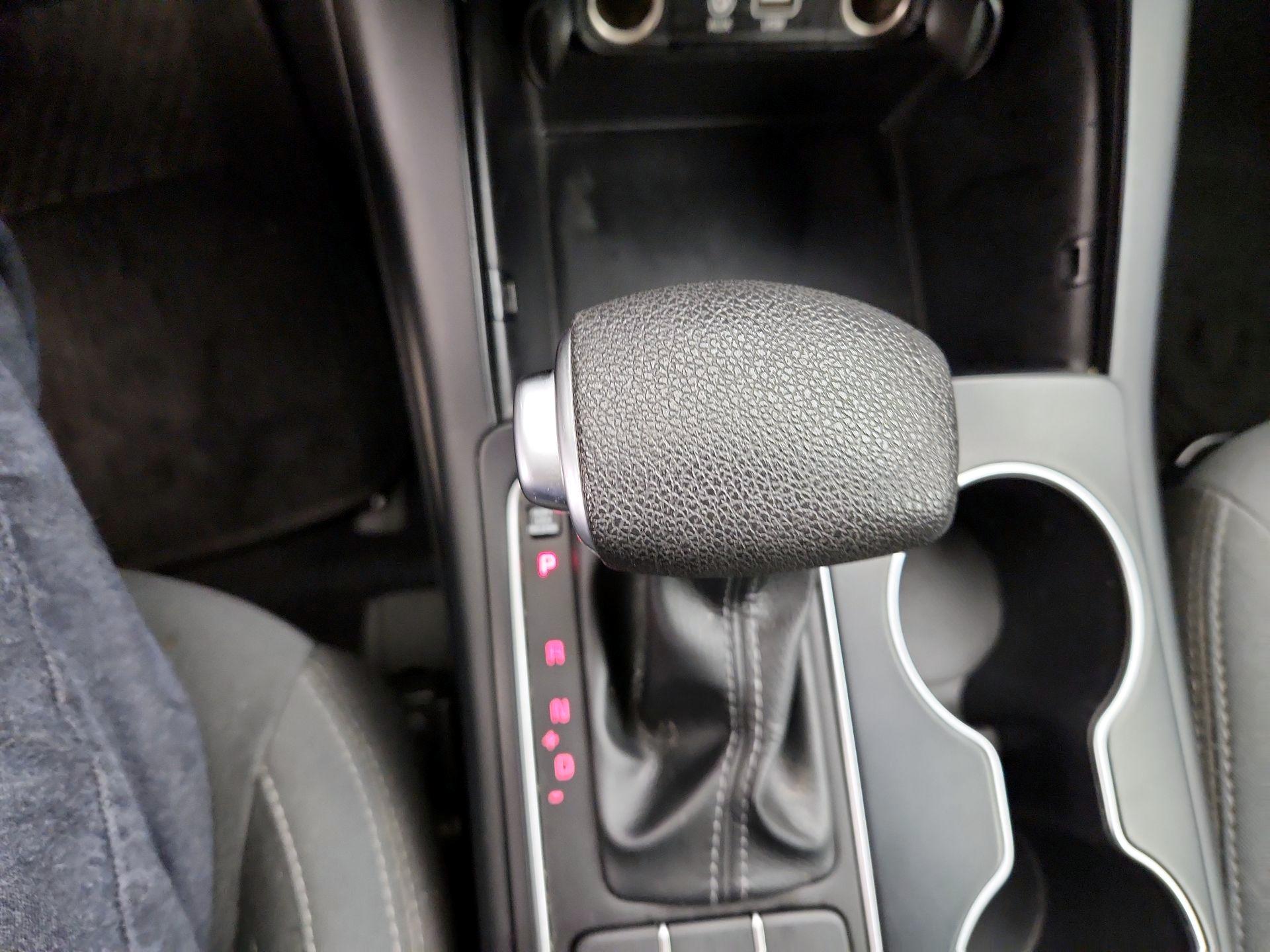Thumbnail: 2019 Kia Sorento - 17