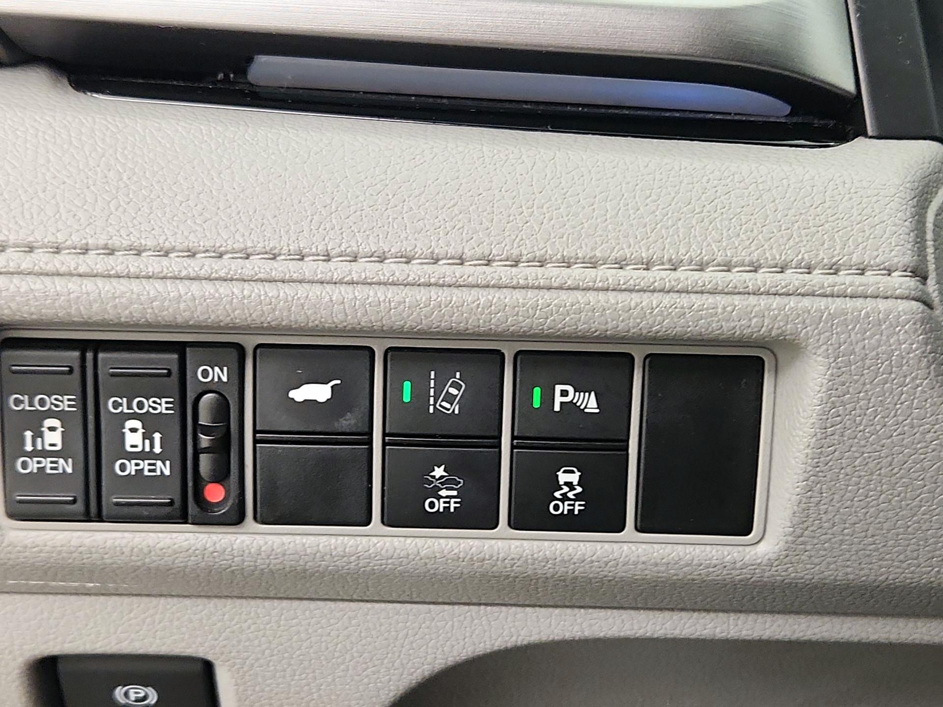 Thumbnail: 2019 Honda Odyssey - 13