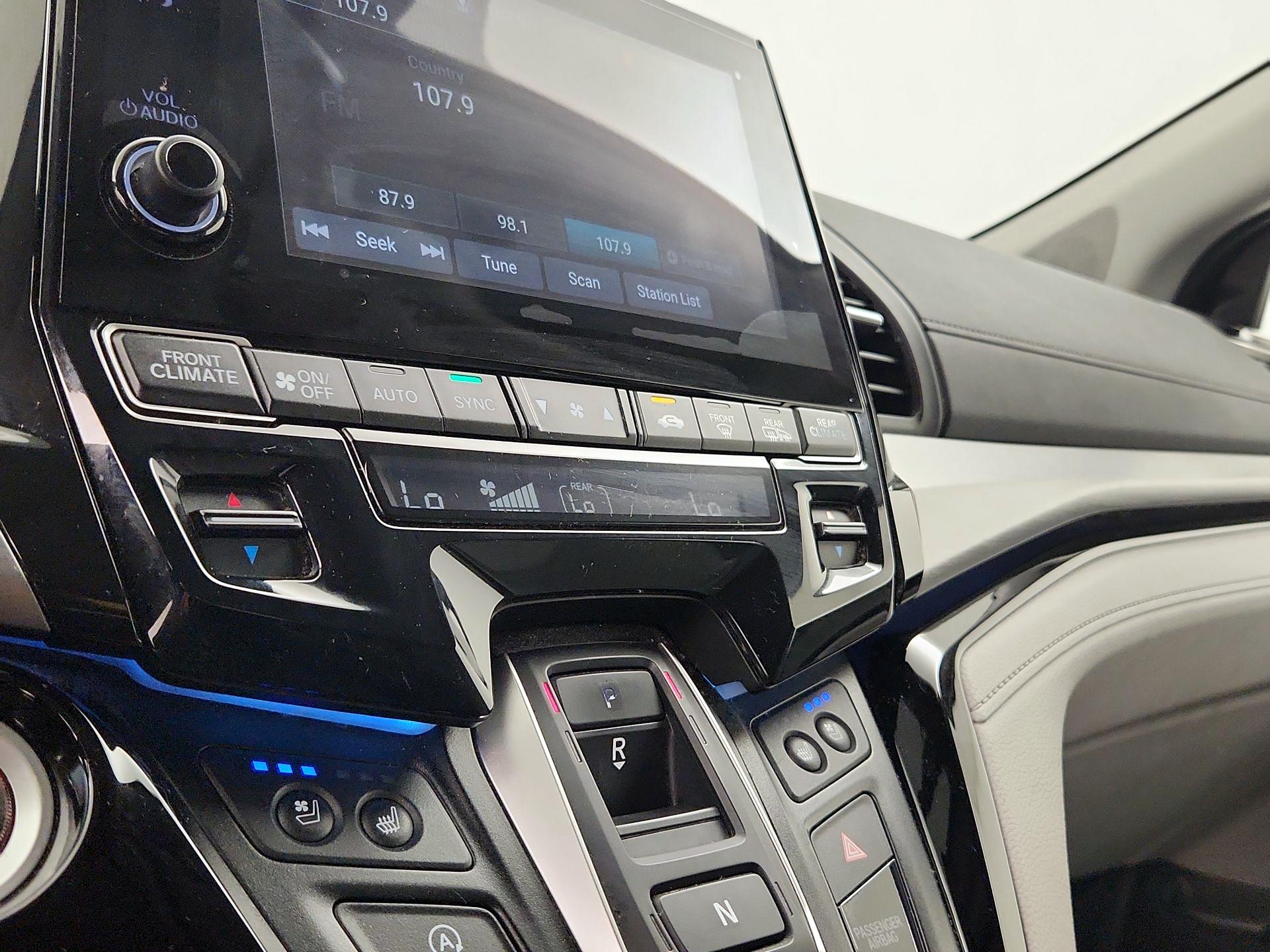 Thumbnail: 2019 Honda Odyssey - 17