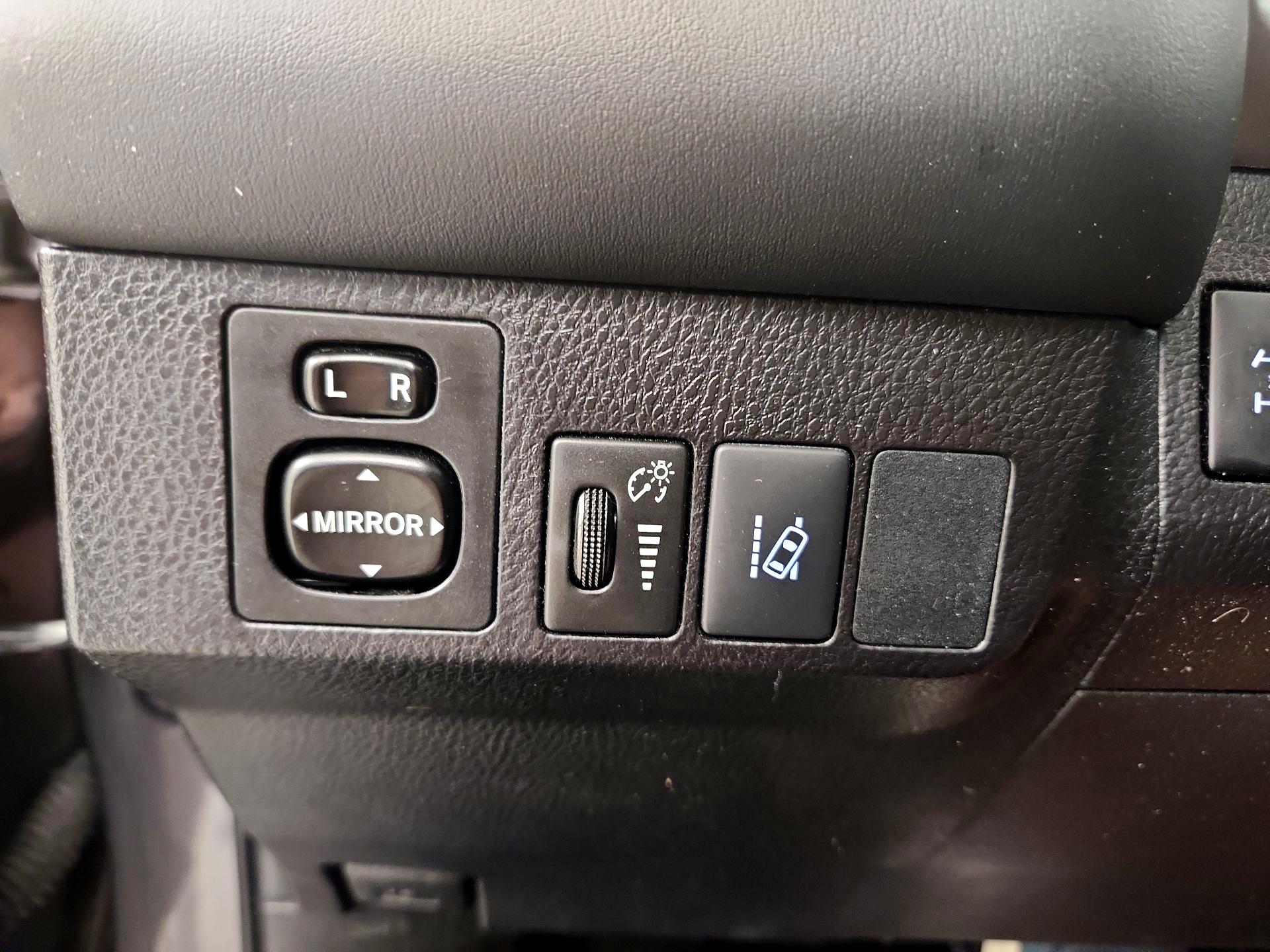 Thumbnail: 2017 Toyota RAV4 - 13