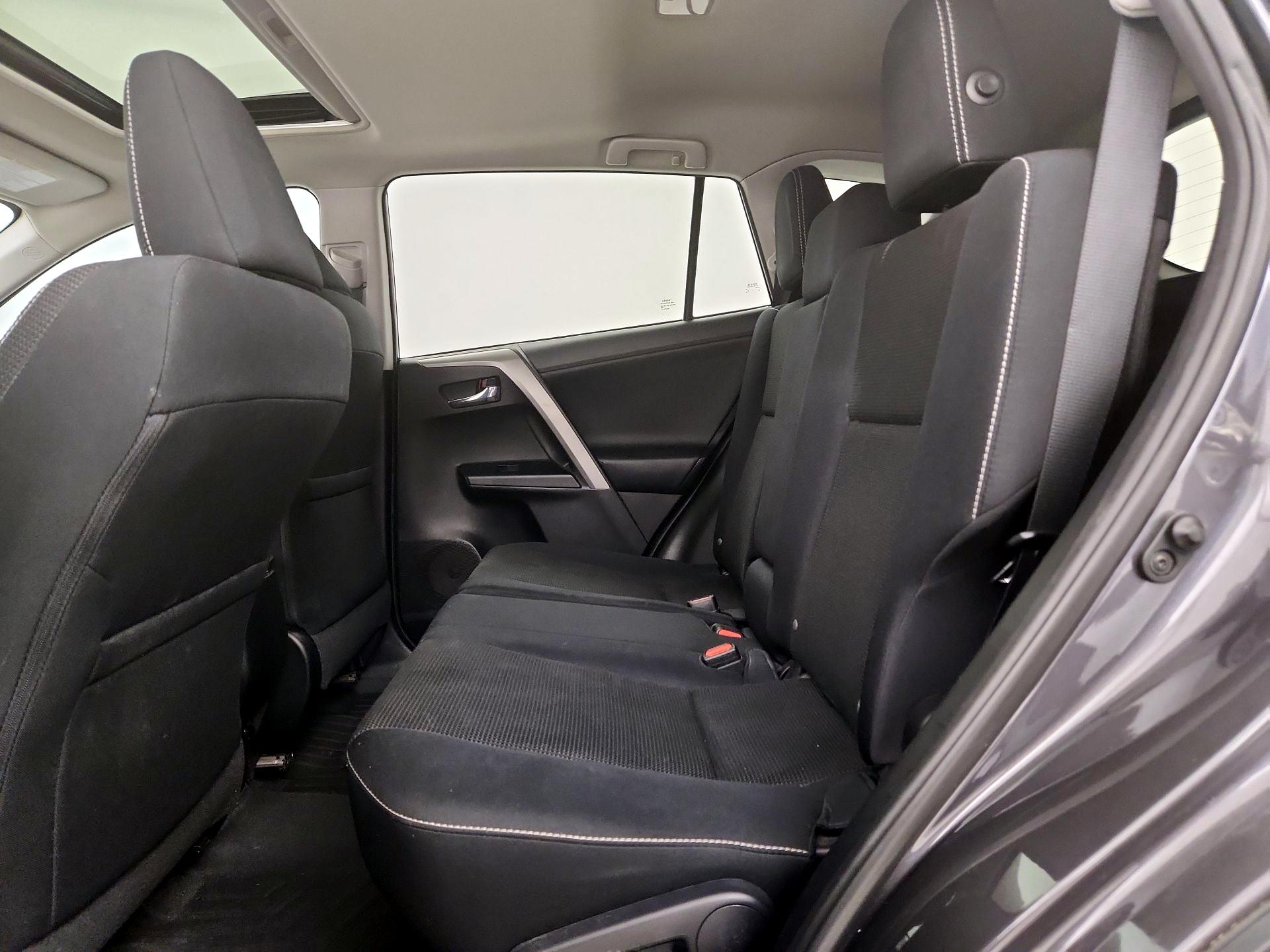 Thumbnail: 2017 Toyota RAV4 - 20