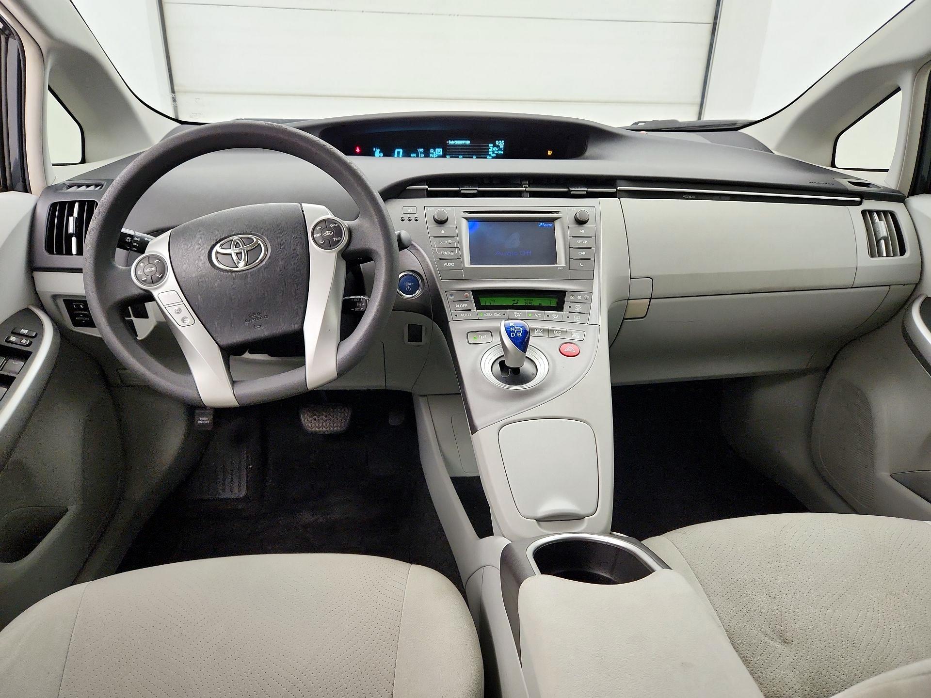 Thumbnail: 2015 Toyota Prius - 9
