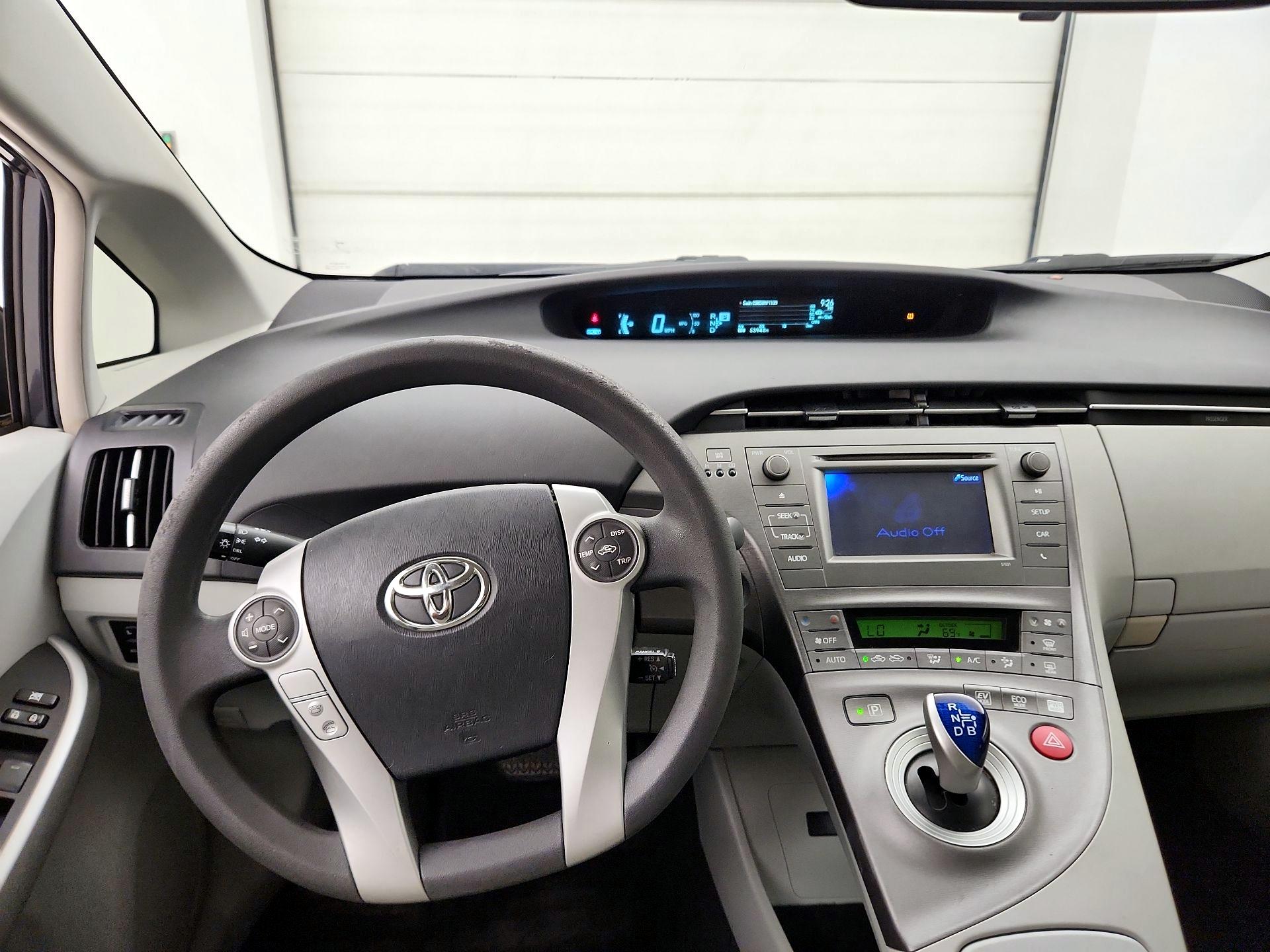 Thumbnail: 2015 Toyota Prius - 10