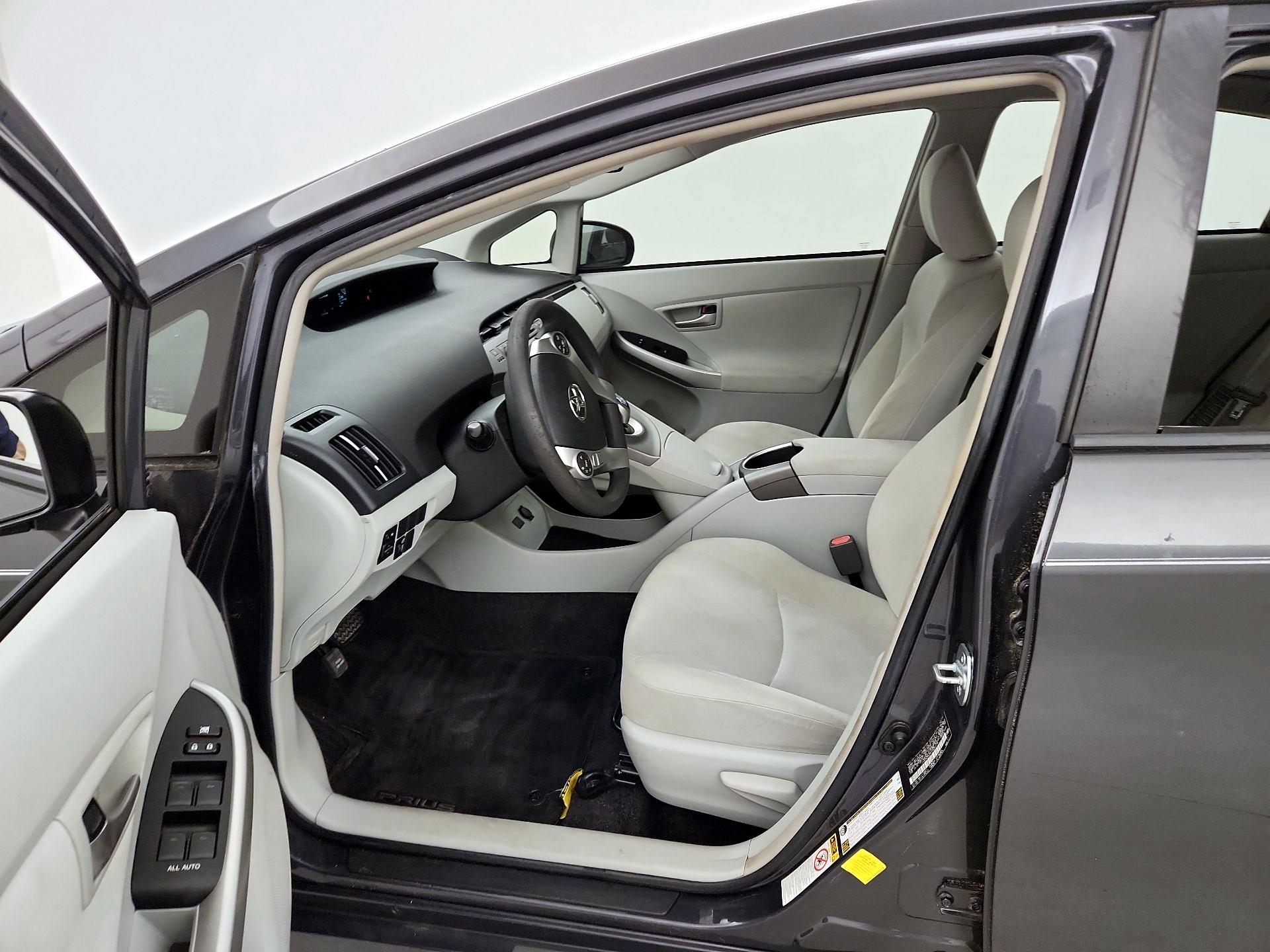 Thumbnail: 2015 Toyota Prius - 11