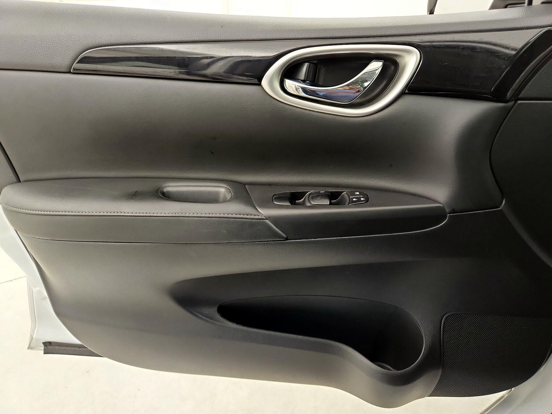 Thumbnail: 2018 Nissan Sentra - 12