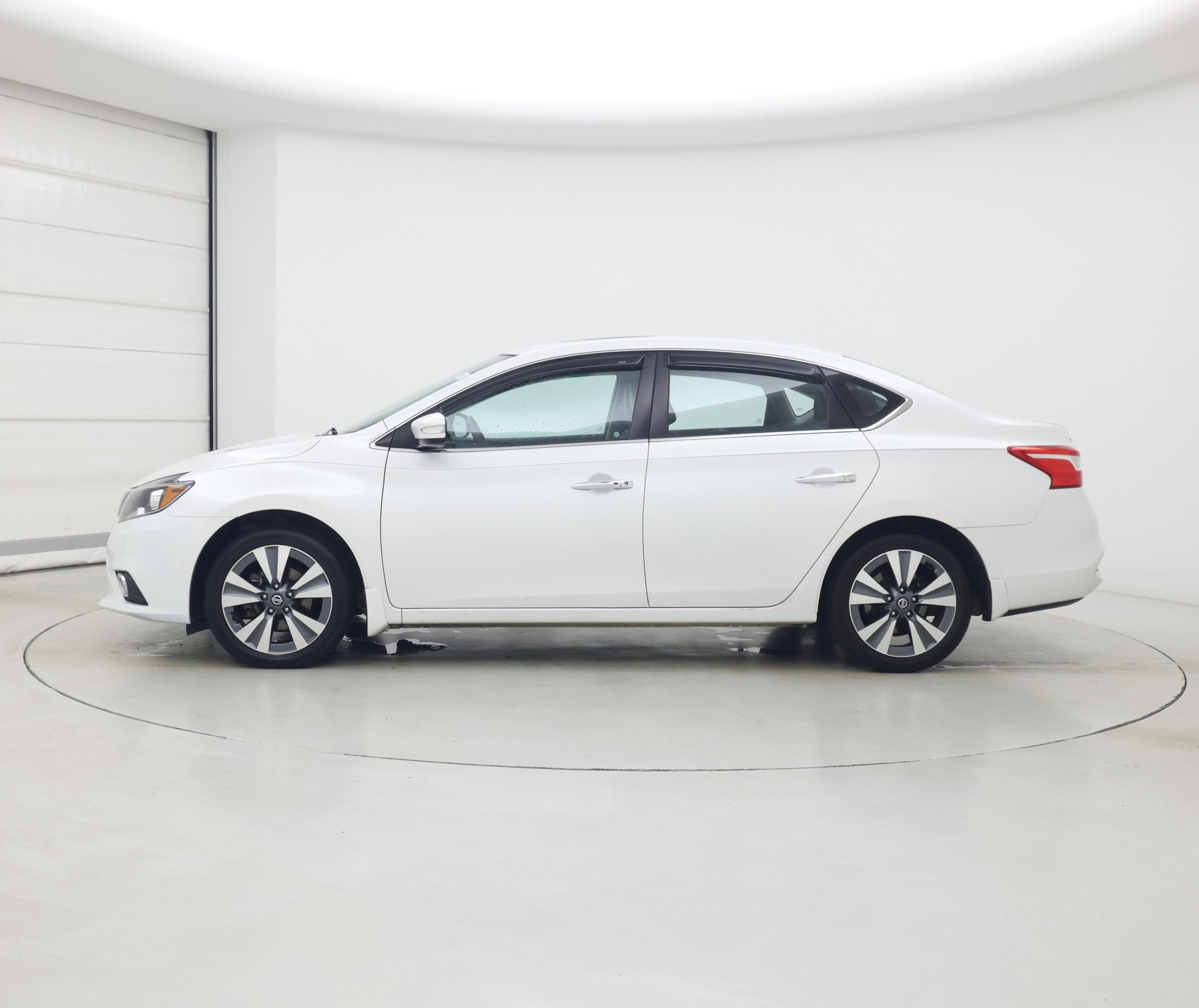 Thumbnail: 2018 Nissan Sentra - 3
