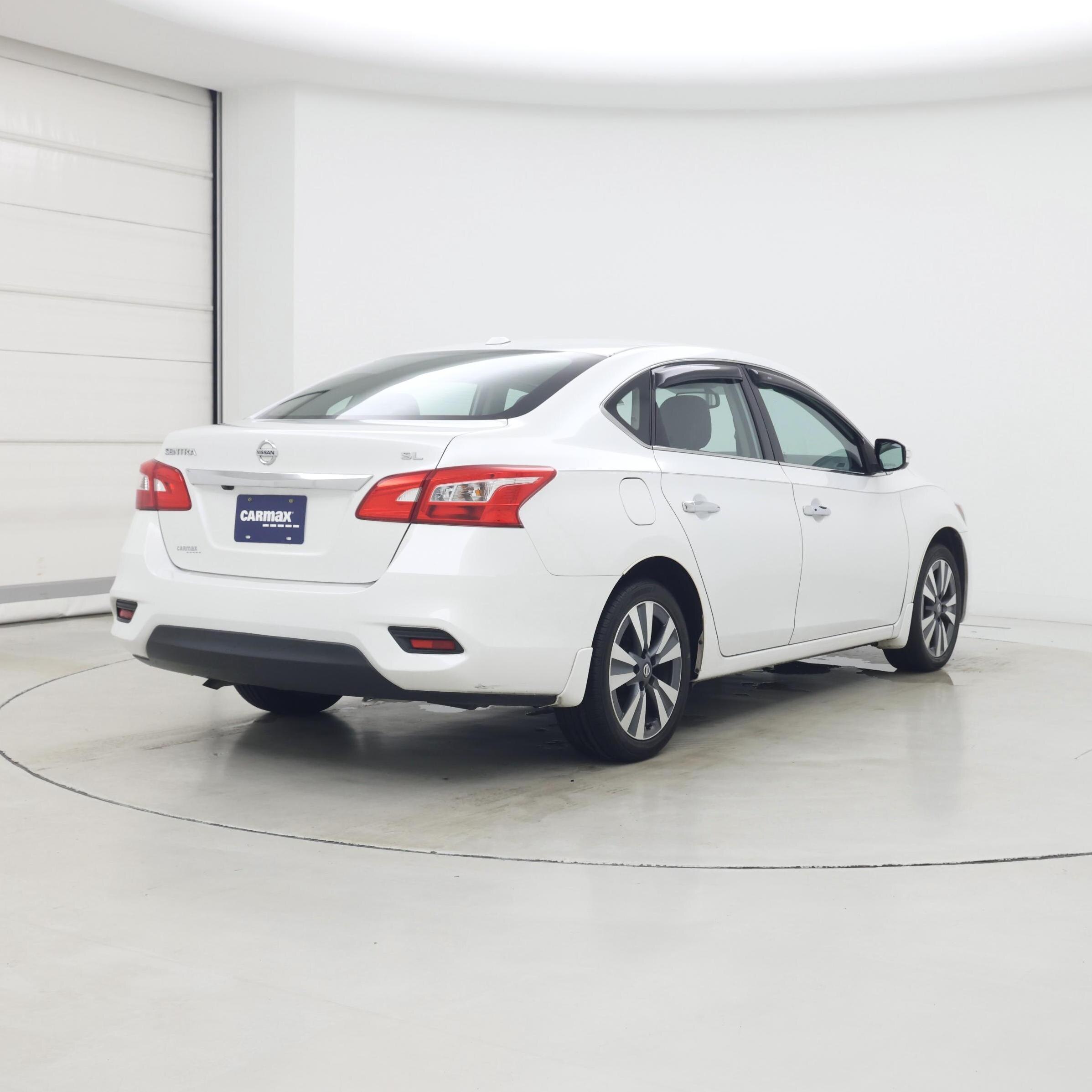 Thumbnail: 2018 Nissan Sentra - 8