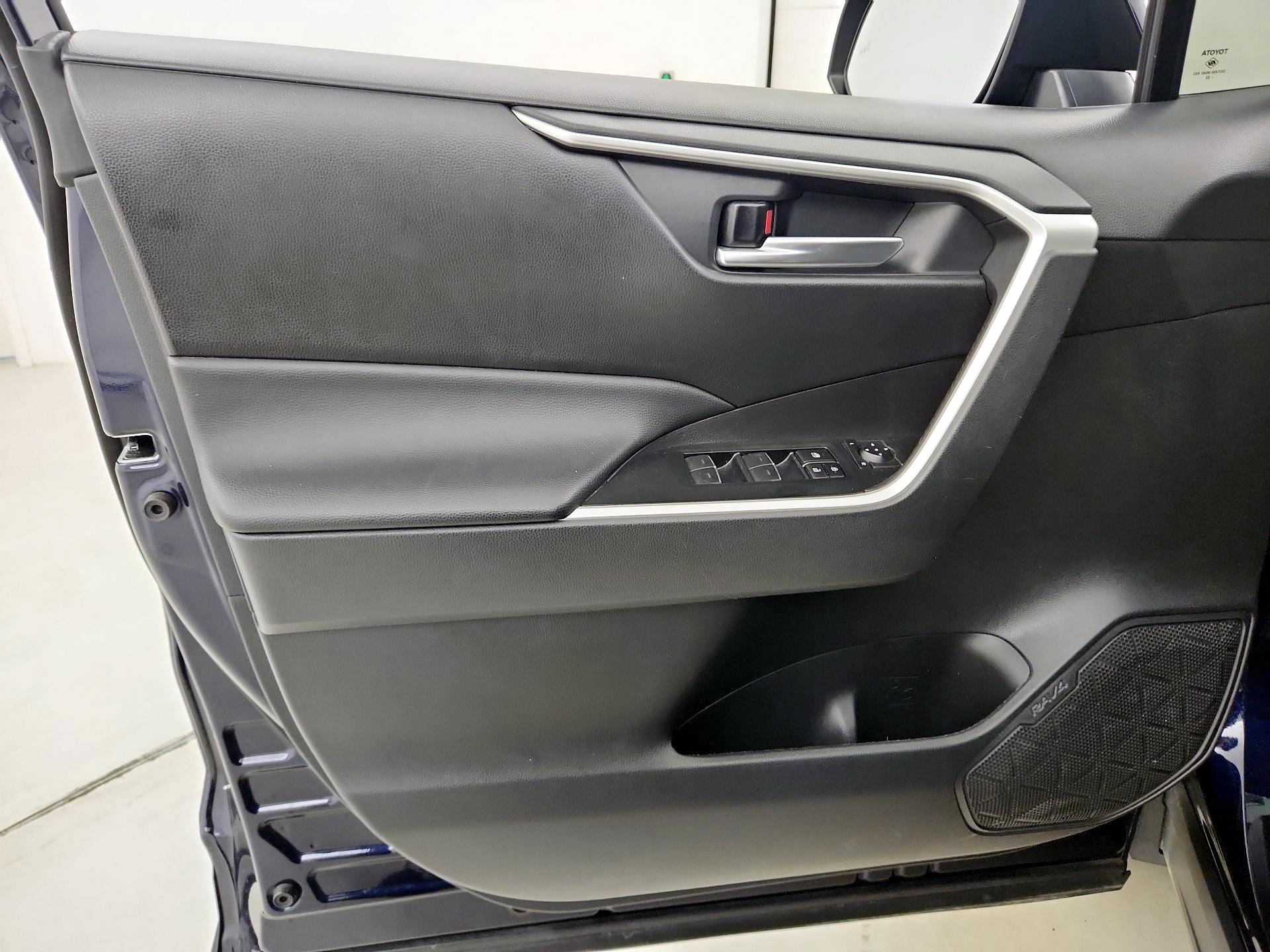 Thumbnail: 2024 Toyota RAV4 - 12