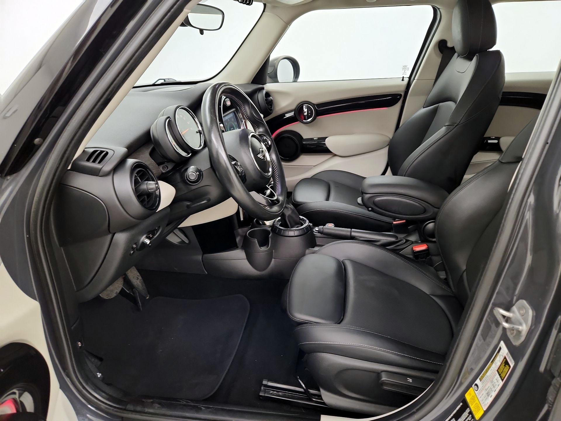 Thumbnail: 2017 MINI Cooper Hardtop - 11