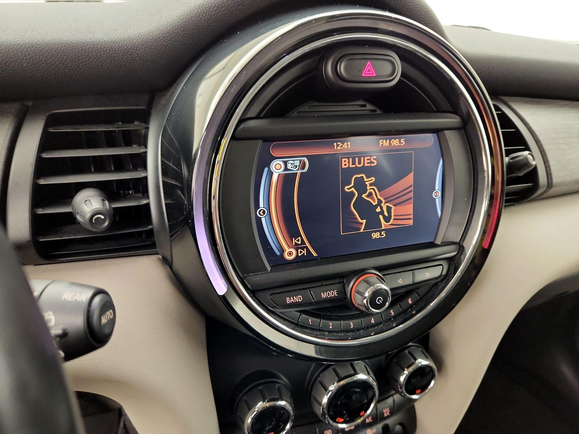 Thumbnail: 2017 MINI Cooper Hardtop - 14