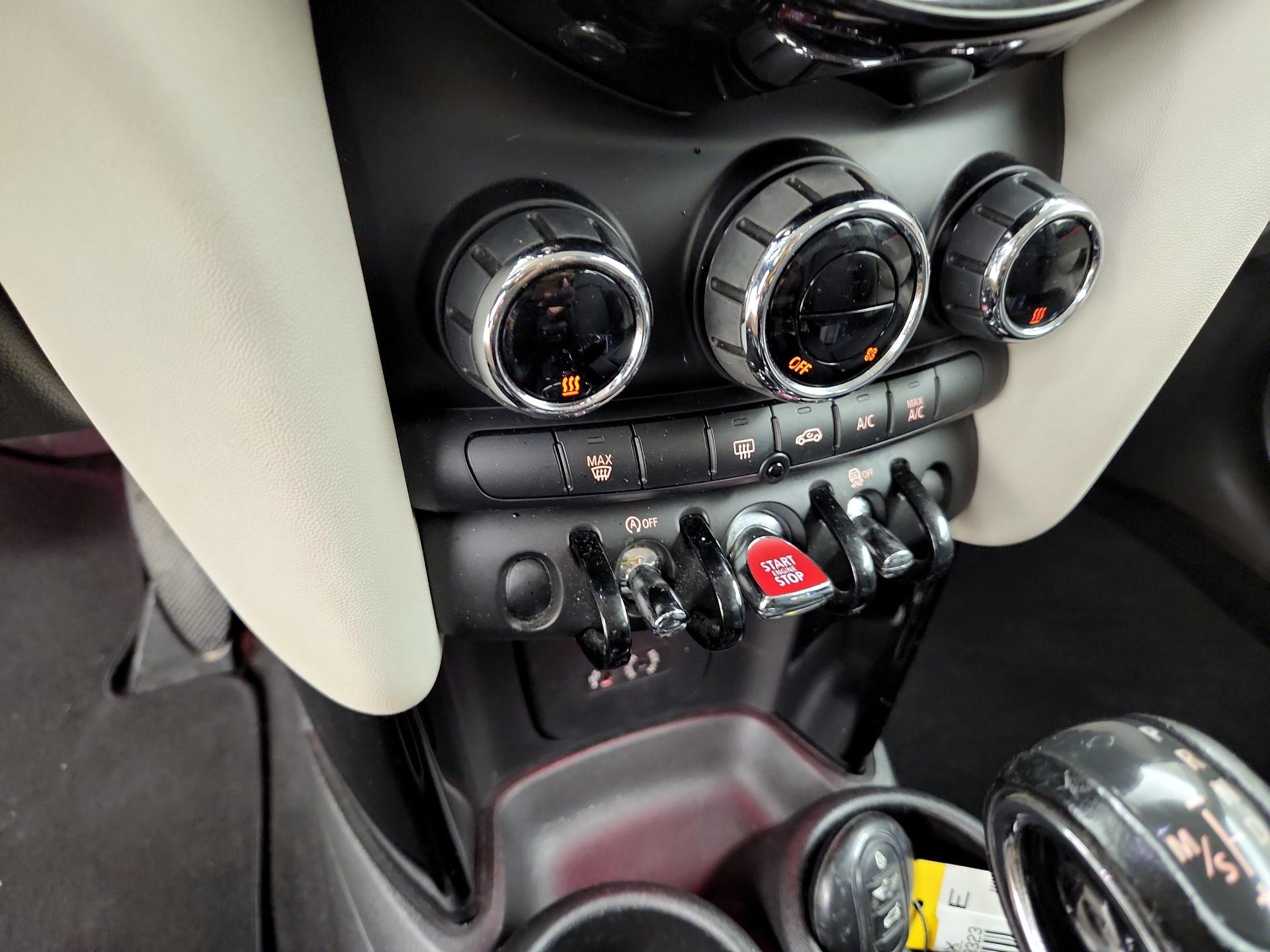 Thumbnail: 2017 MINI Cooper Hardtop - 15