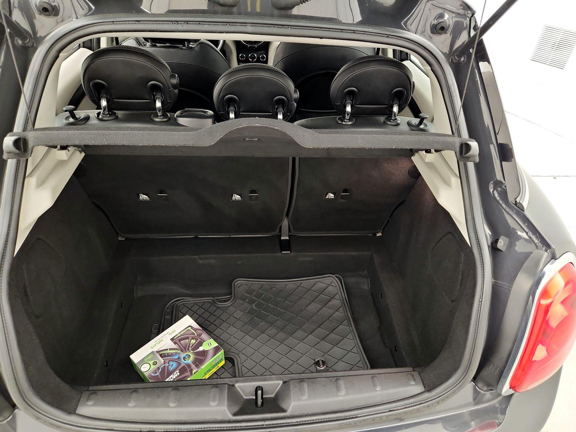 Thumbnail: 2017 MINI Cooper Hardtop - 19