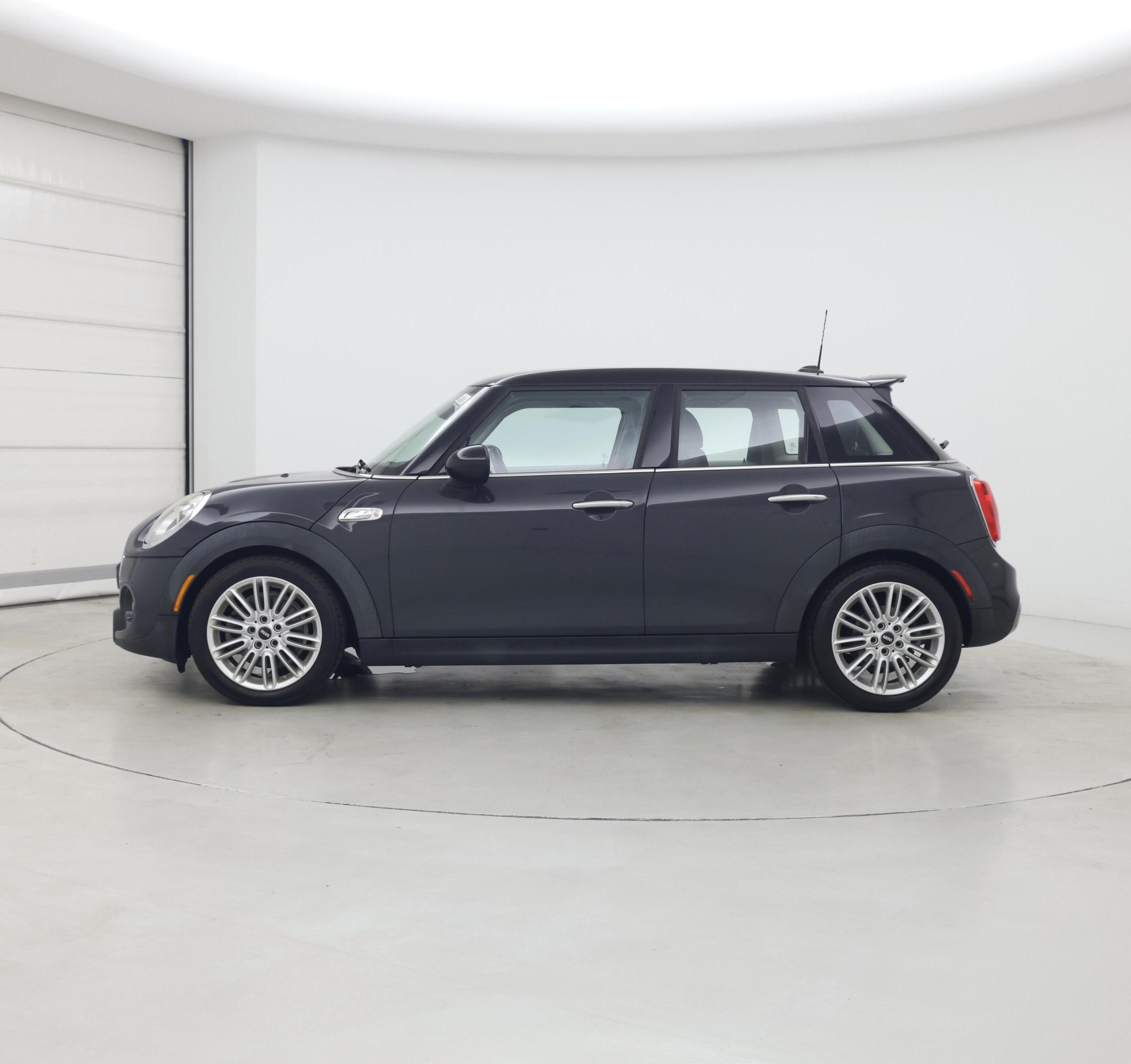 Thumbnail: 2017 MINI Cooper Hardtop - 3