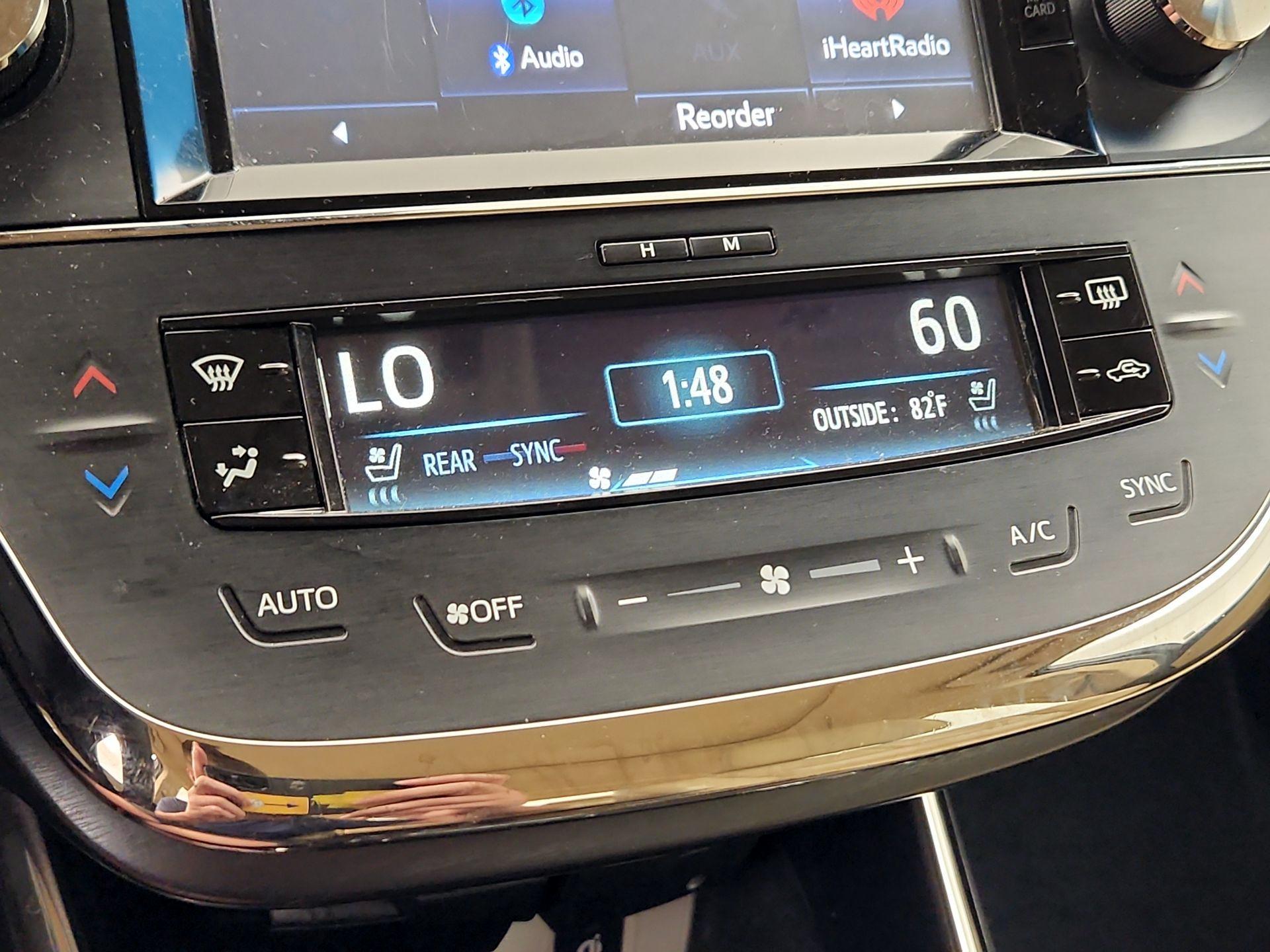 Thumbnail: 2016 Toyota Avalon - 17