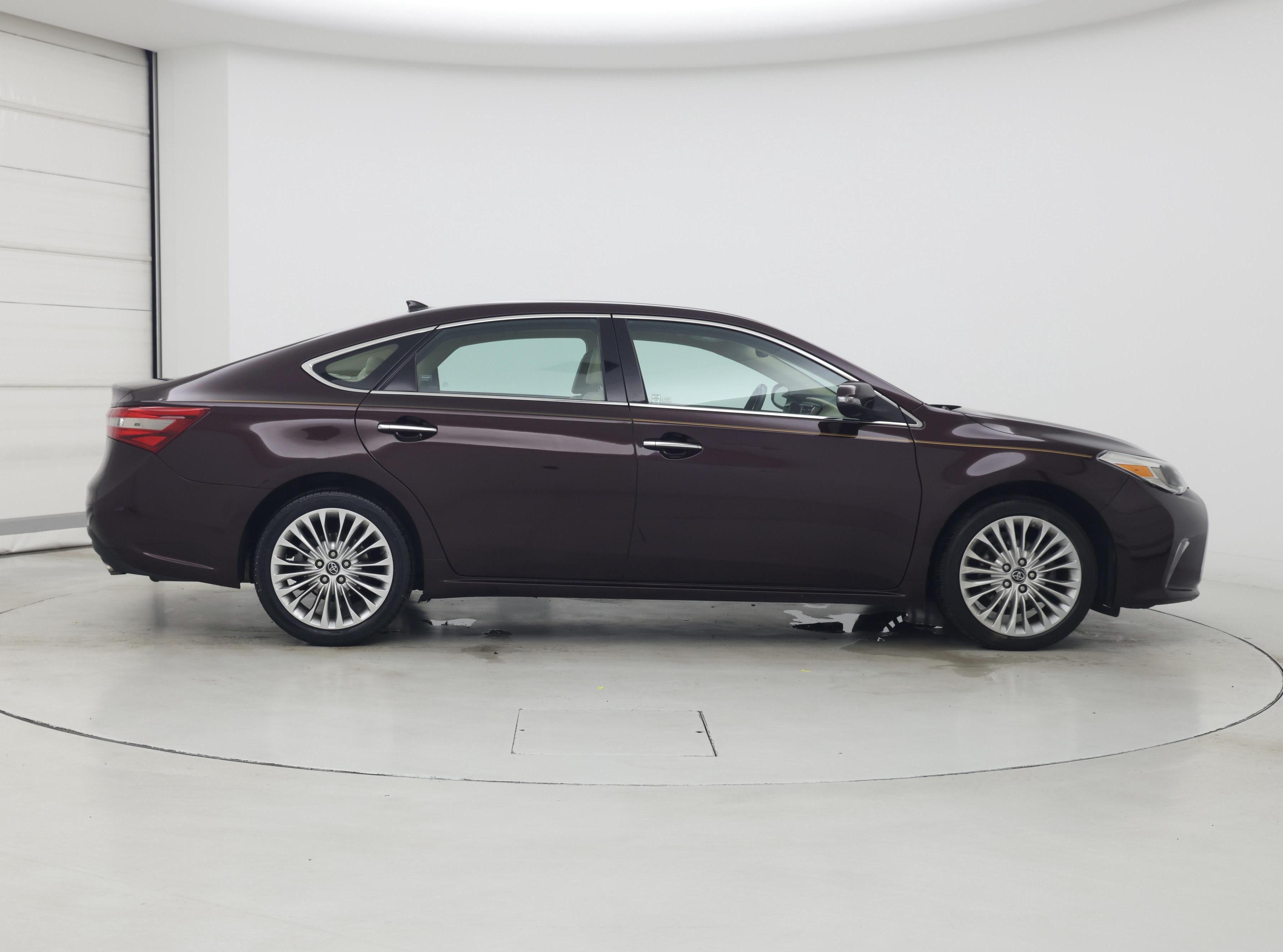 Thumbnail: 2016 Toyota Avalon - 7