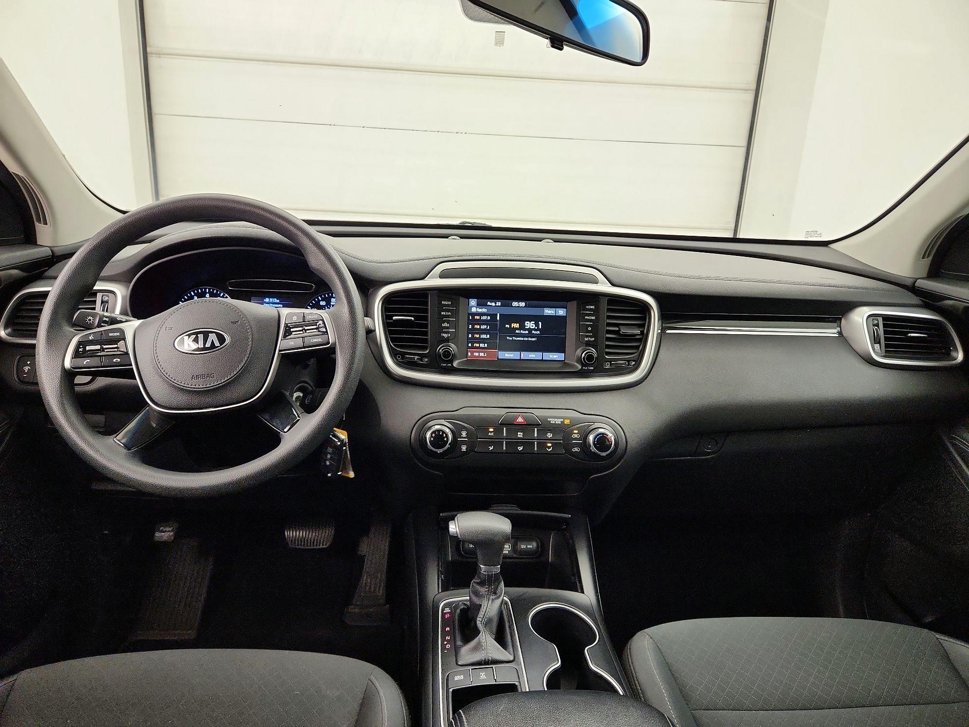 Thumbnail: 2019 Kia Sorento - 9