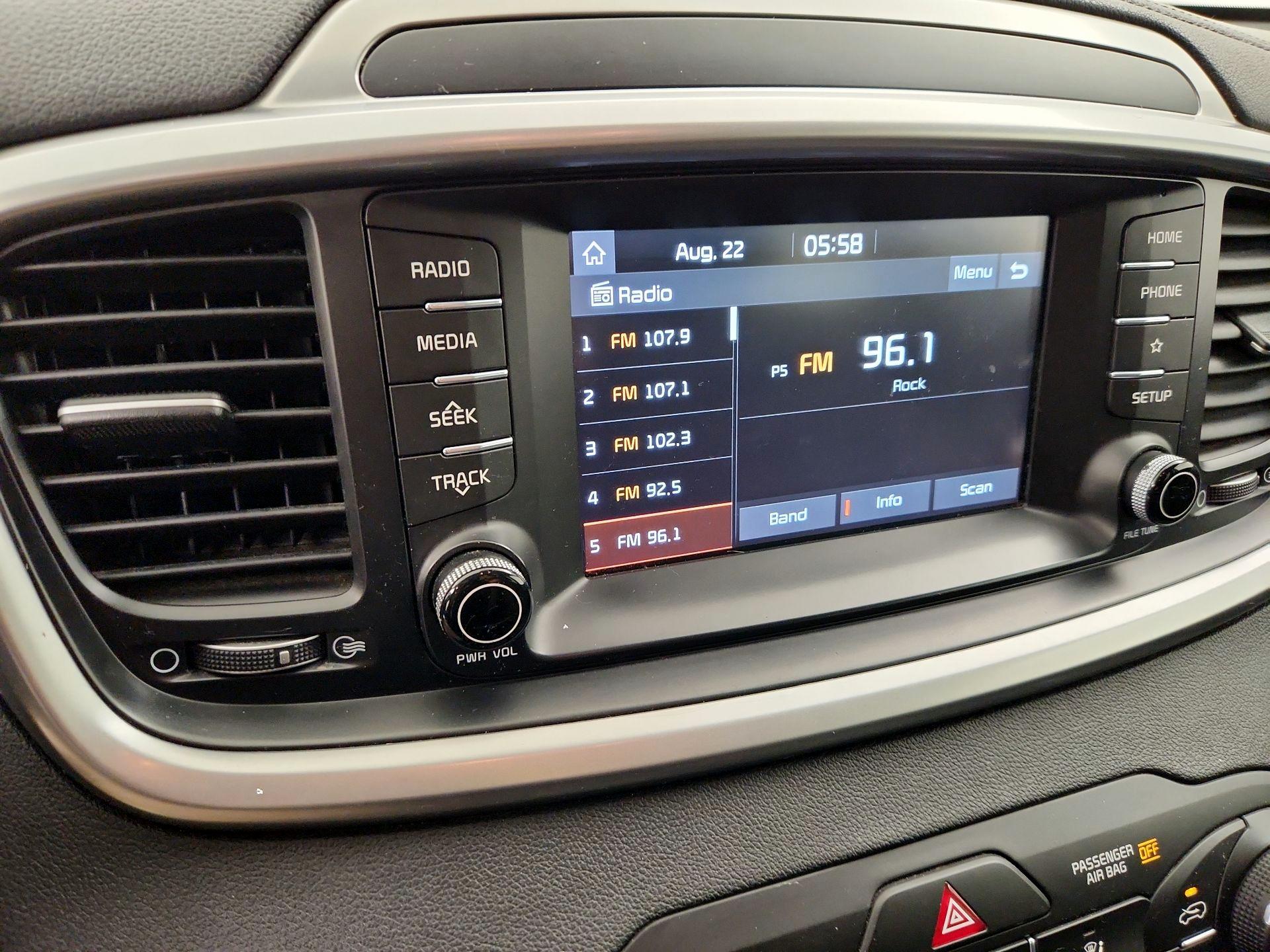 Thumbnail: 2019 Kia Sorento - 15