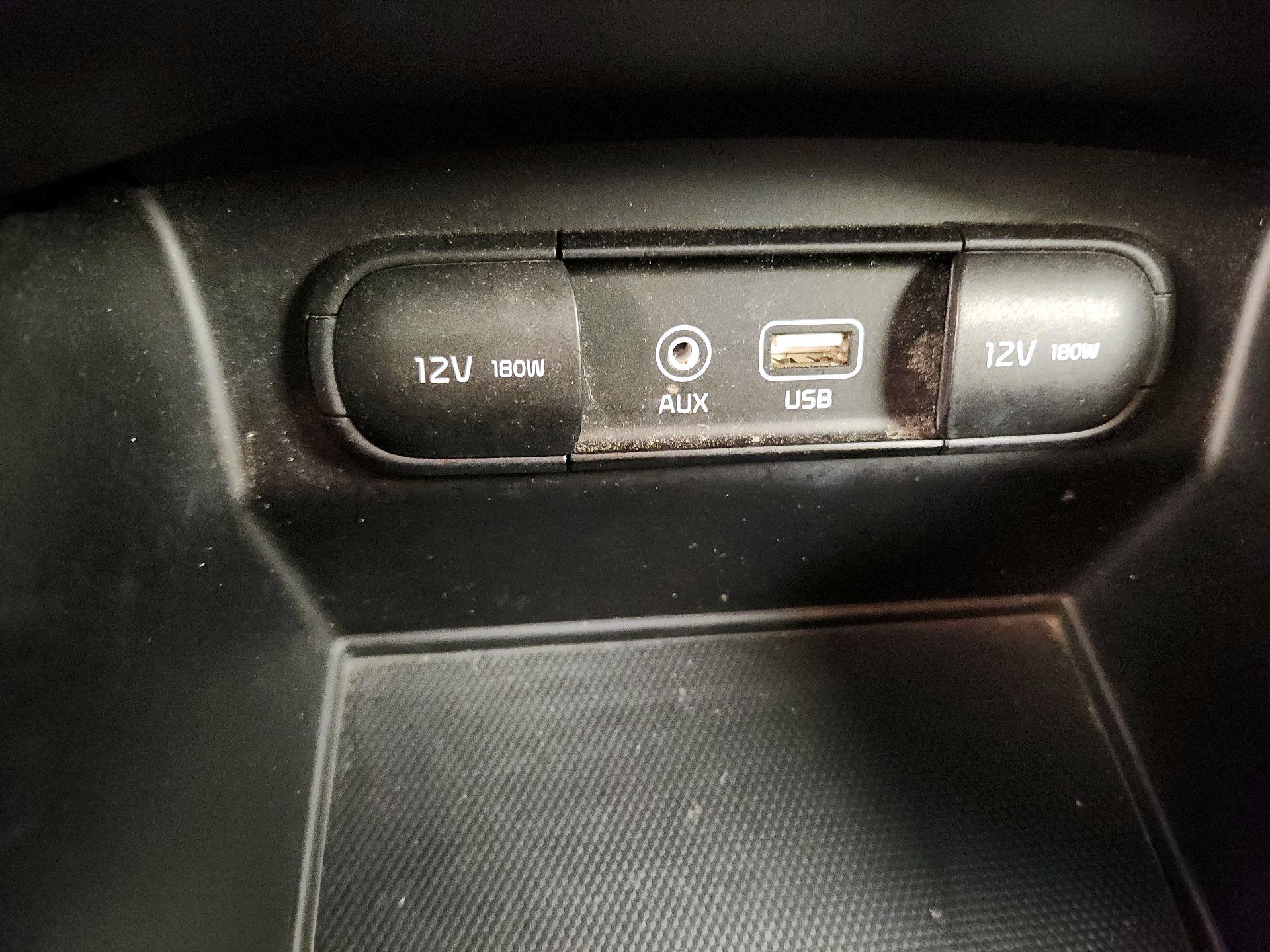 Thumbnail: 2019 Kia Sorento - 18