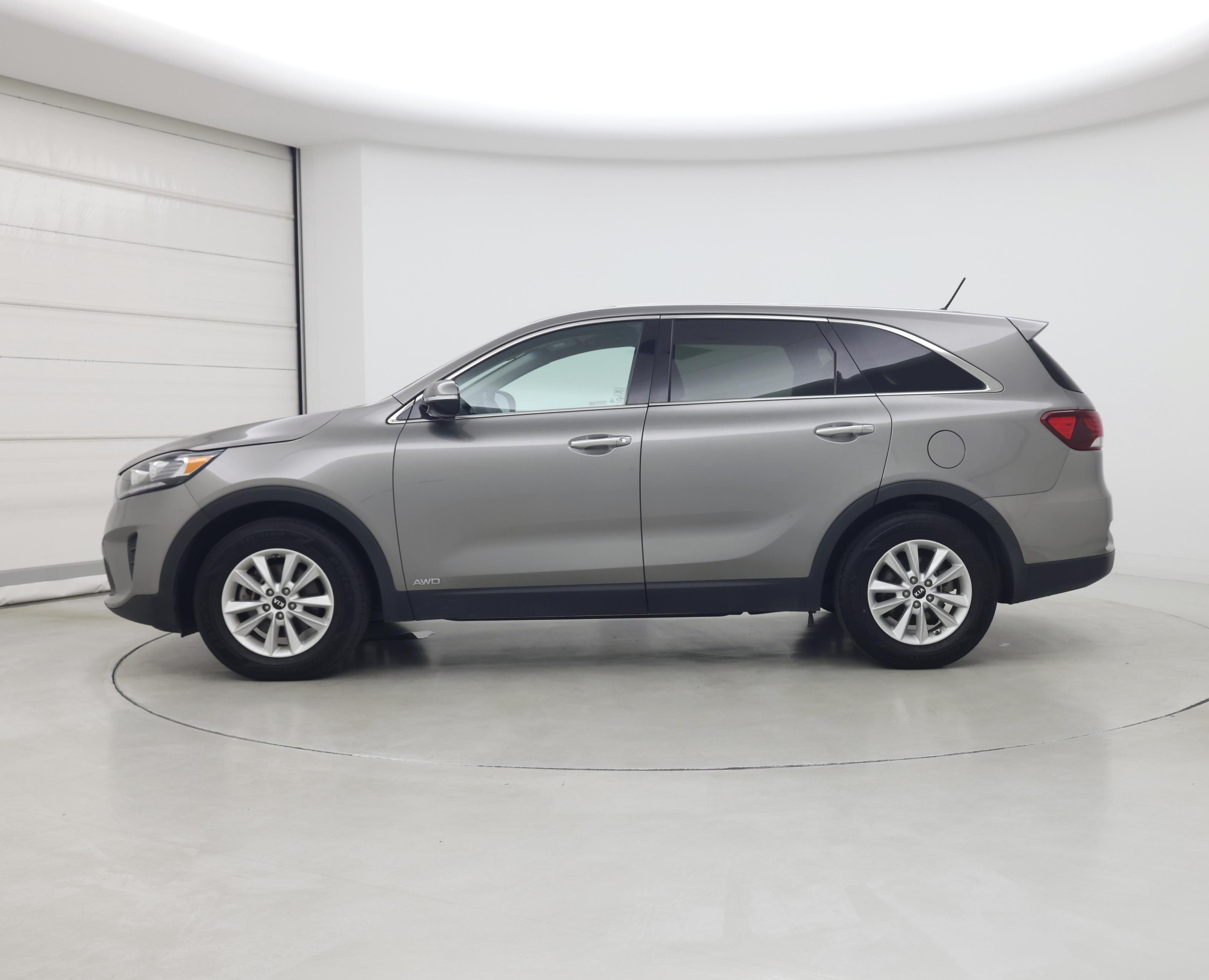Thumbnail: 2019 Kia Sorento - 3