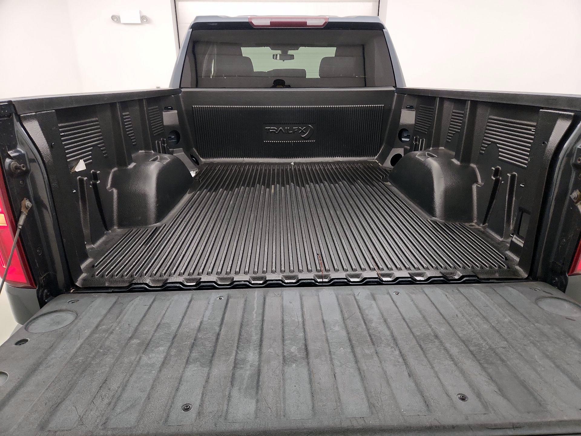 Thumbnail: 2019 Chevrolet Silverado 1500 - 20