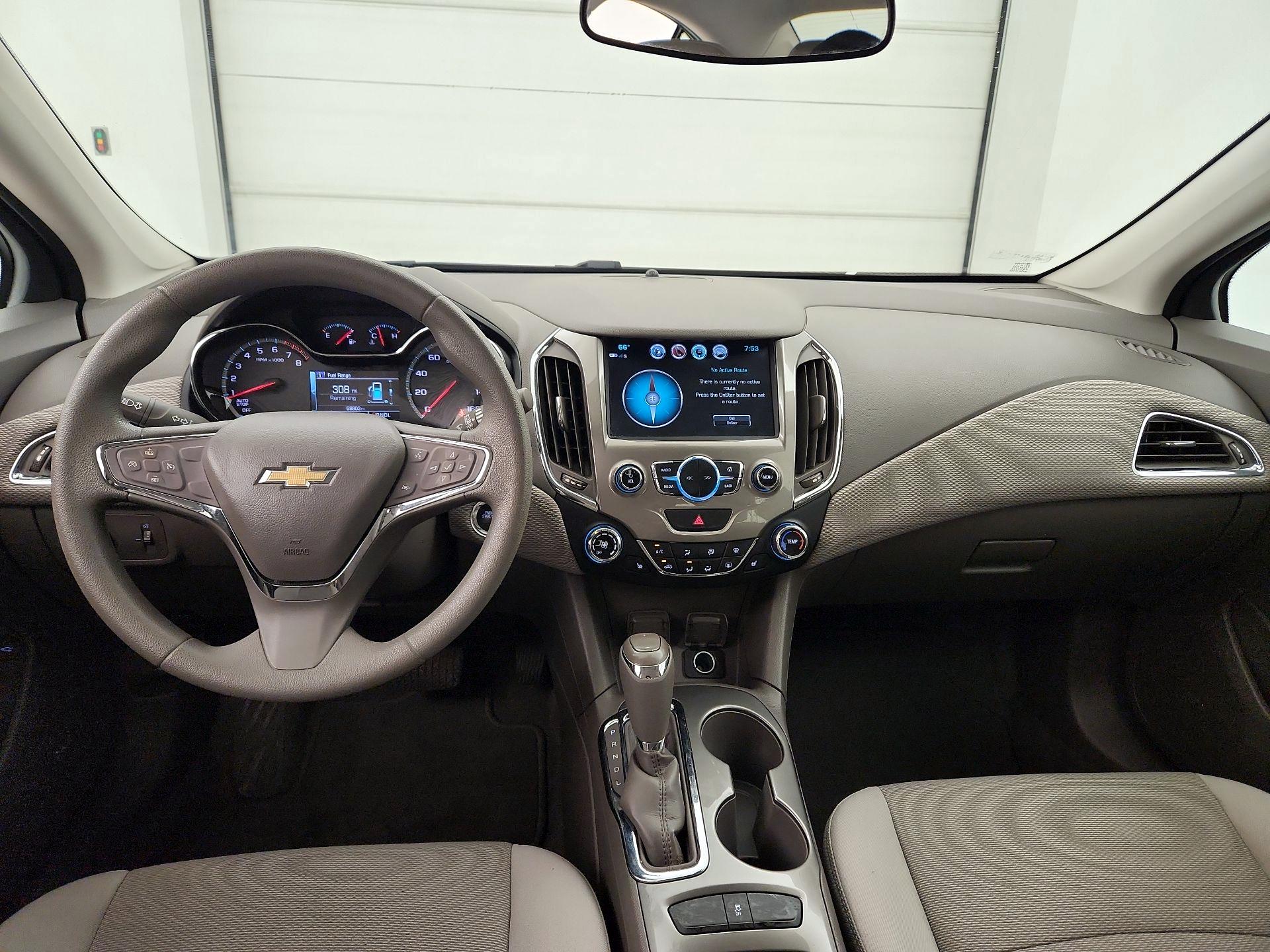 Thumbnail: 2018 Chevrolet Cruze - 9