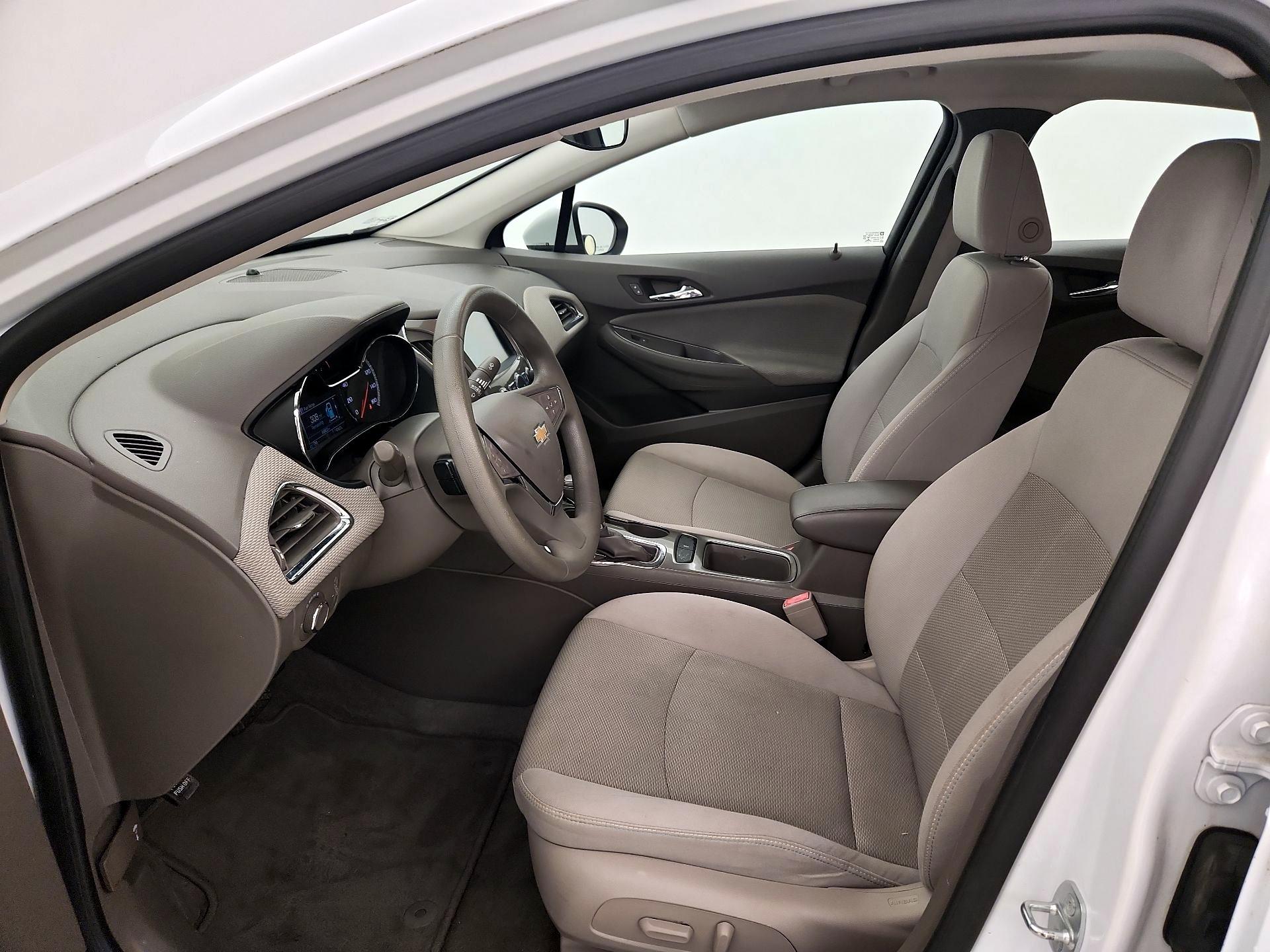 Thumbnail: 2018 Chevrolet Cruze - 11