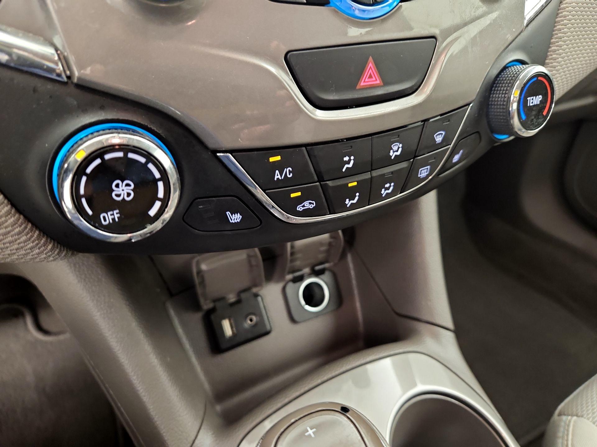 Thumbnail: 2018 Chevrolet Cruze - 17